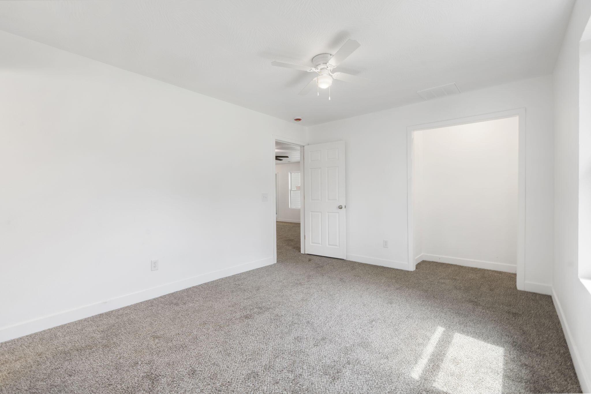 341 North Golden Avenue Property Photo 13