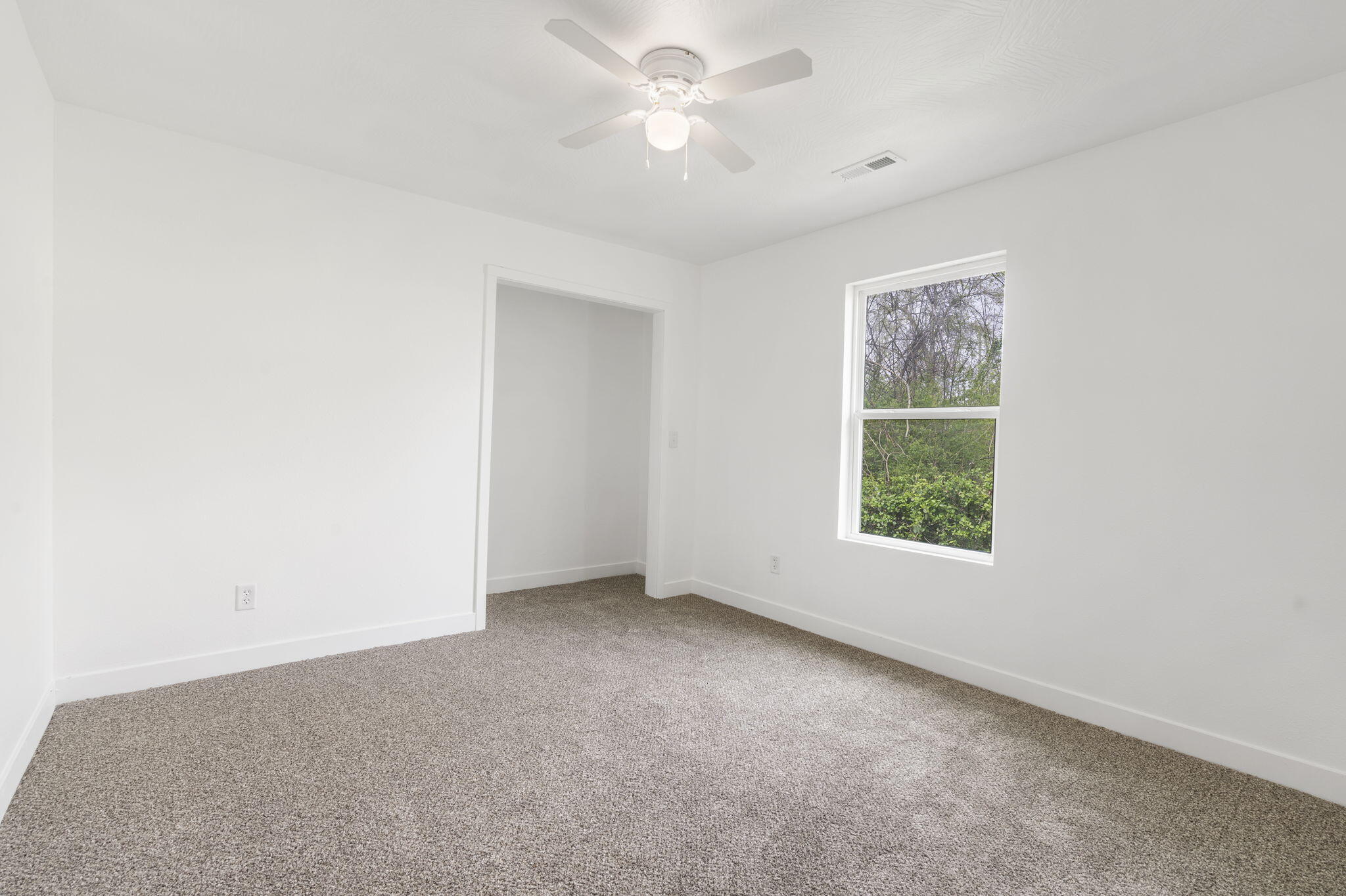 341 North Golden Avenue Property Photo 20
