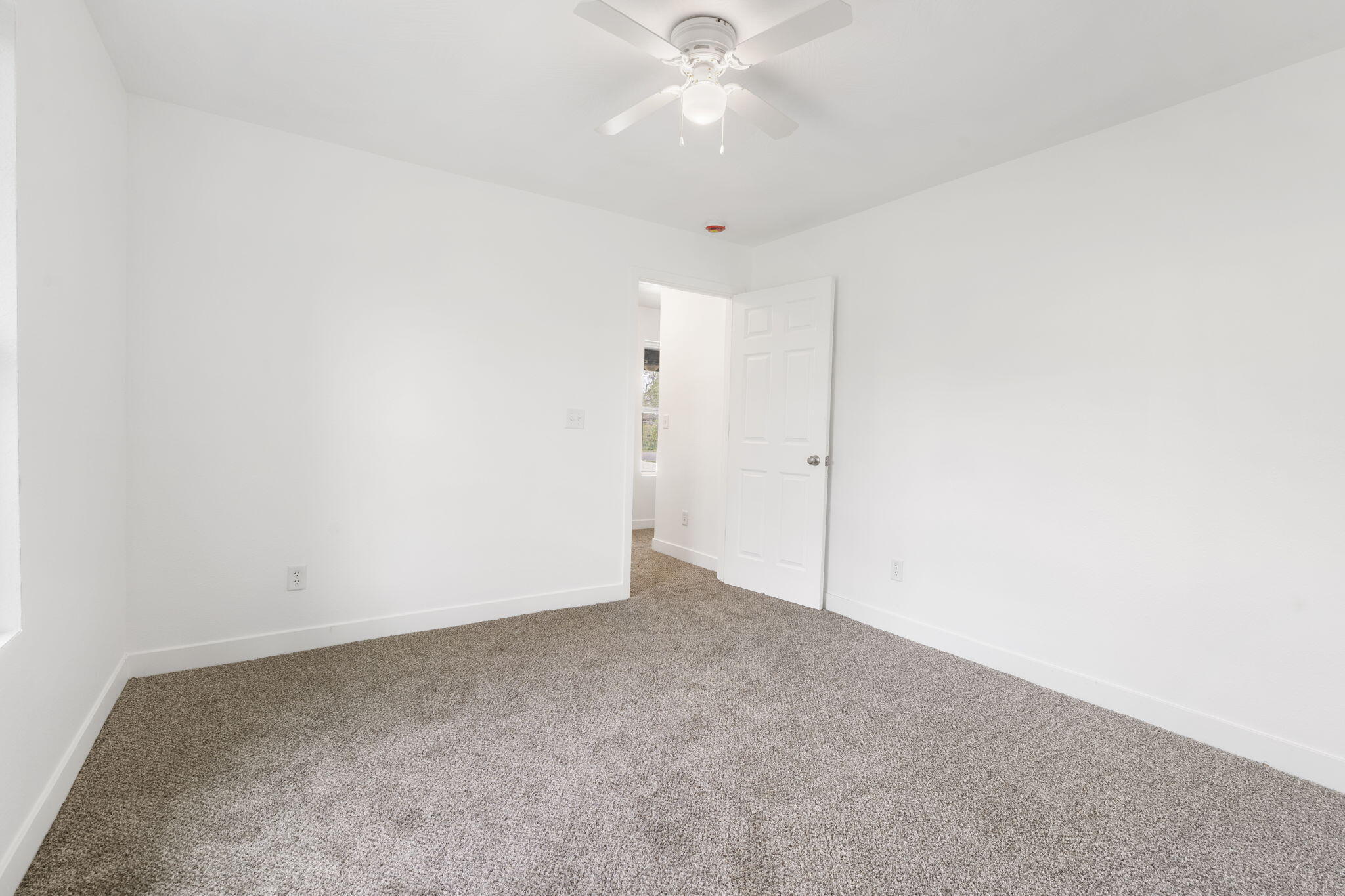 341 North Golden Avenue Property Photo 21