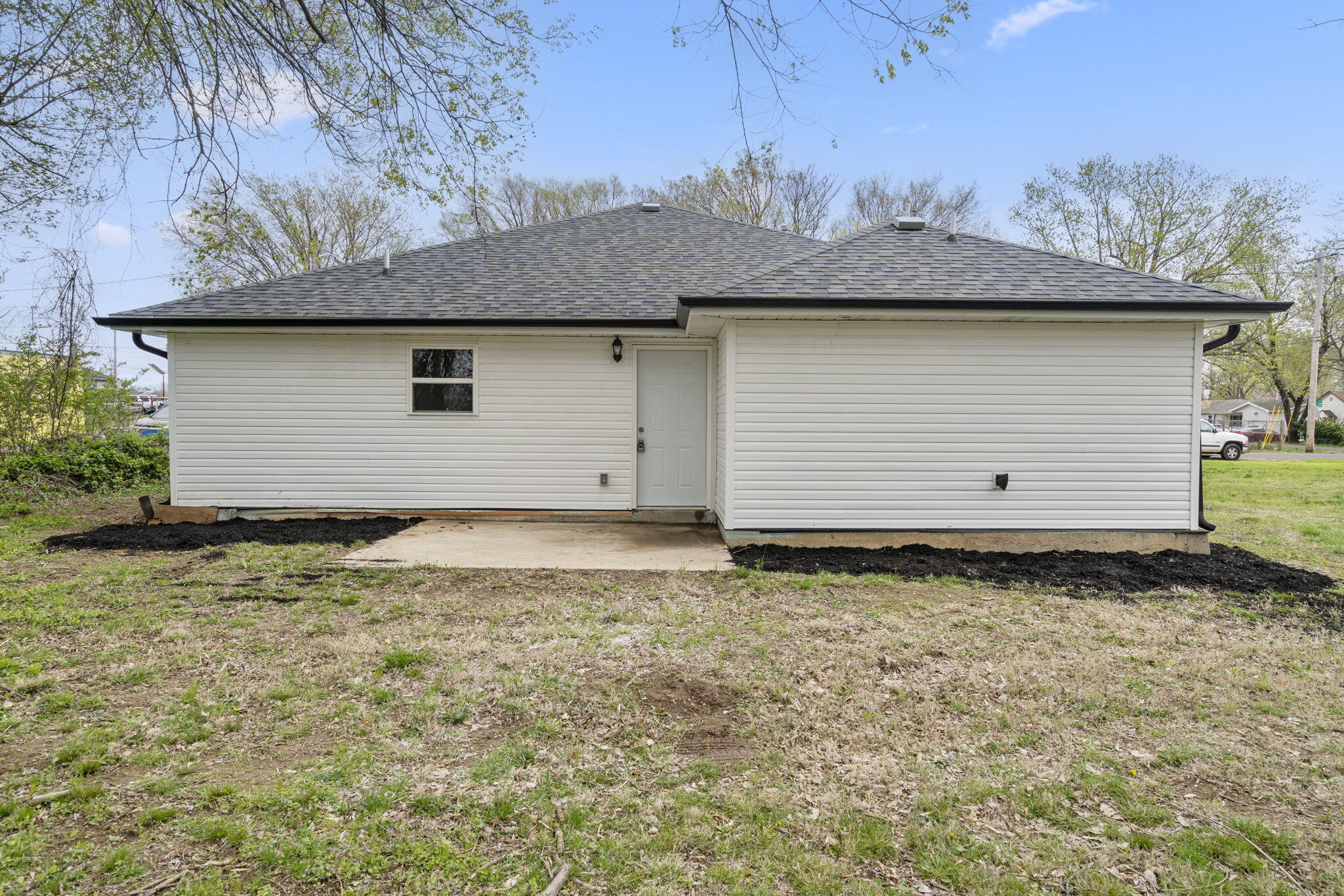 341 North Golden Avenue Property Photo 22