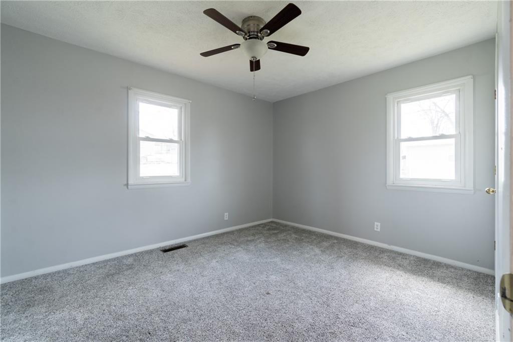 1421 Oakhill Drive Property Photo 9