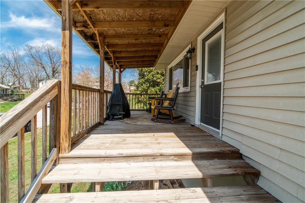 1421 Oakhill Drive Property Photo 12