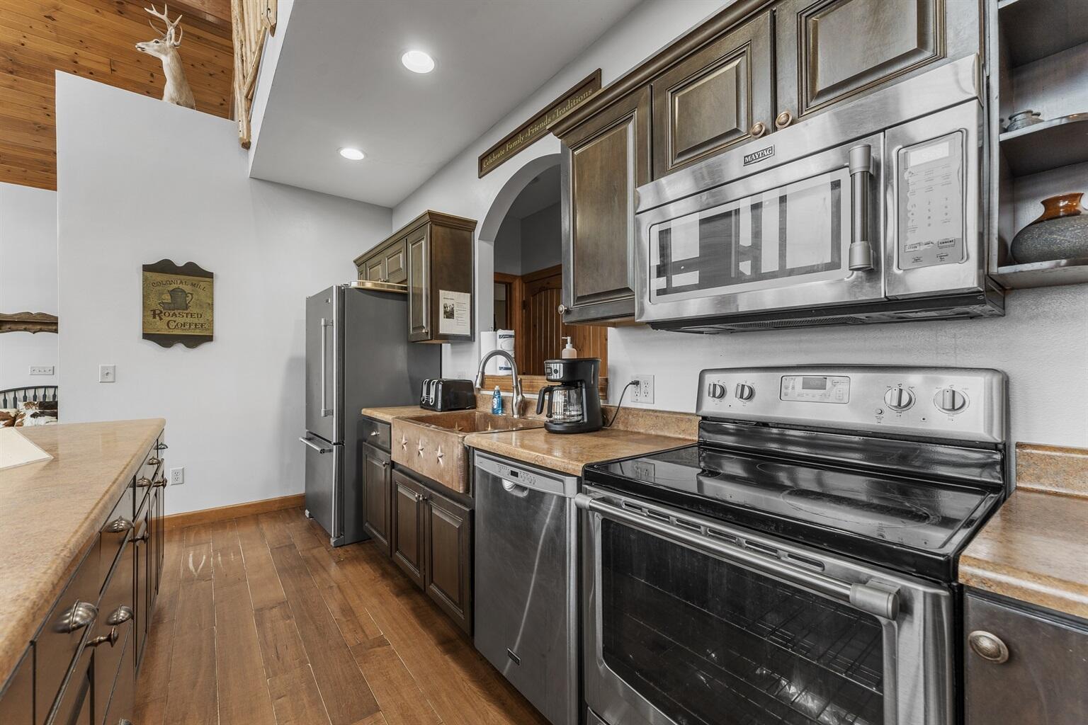 478 White Rockbluff Drive Property Photo 19