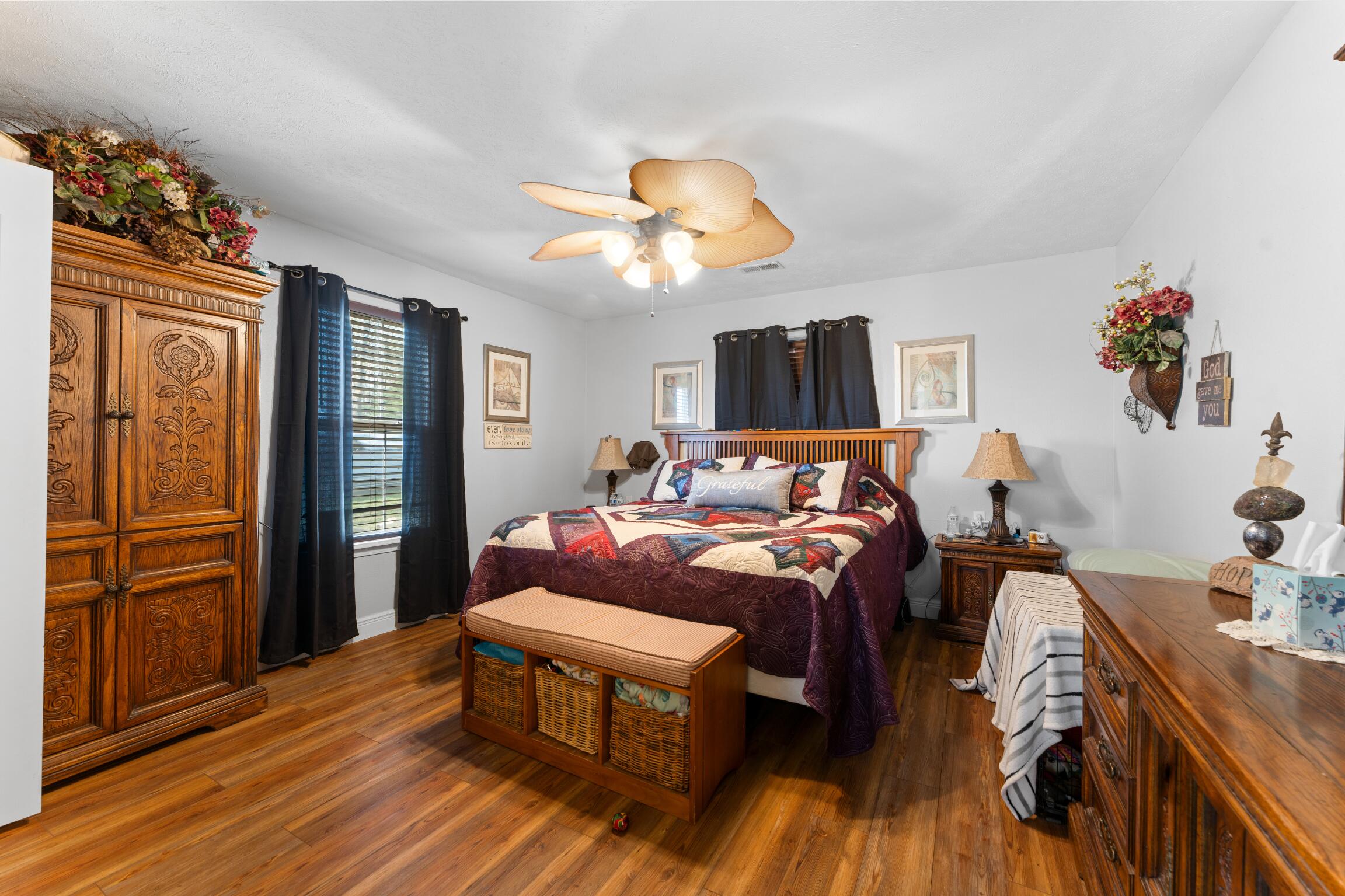 1026 Cliff Drive Property Photo 3