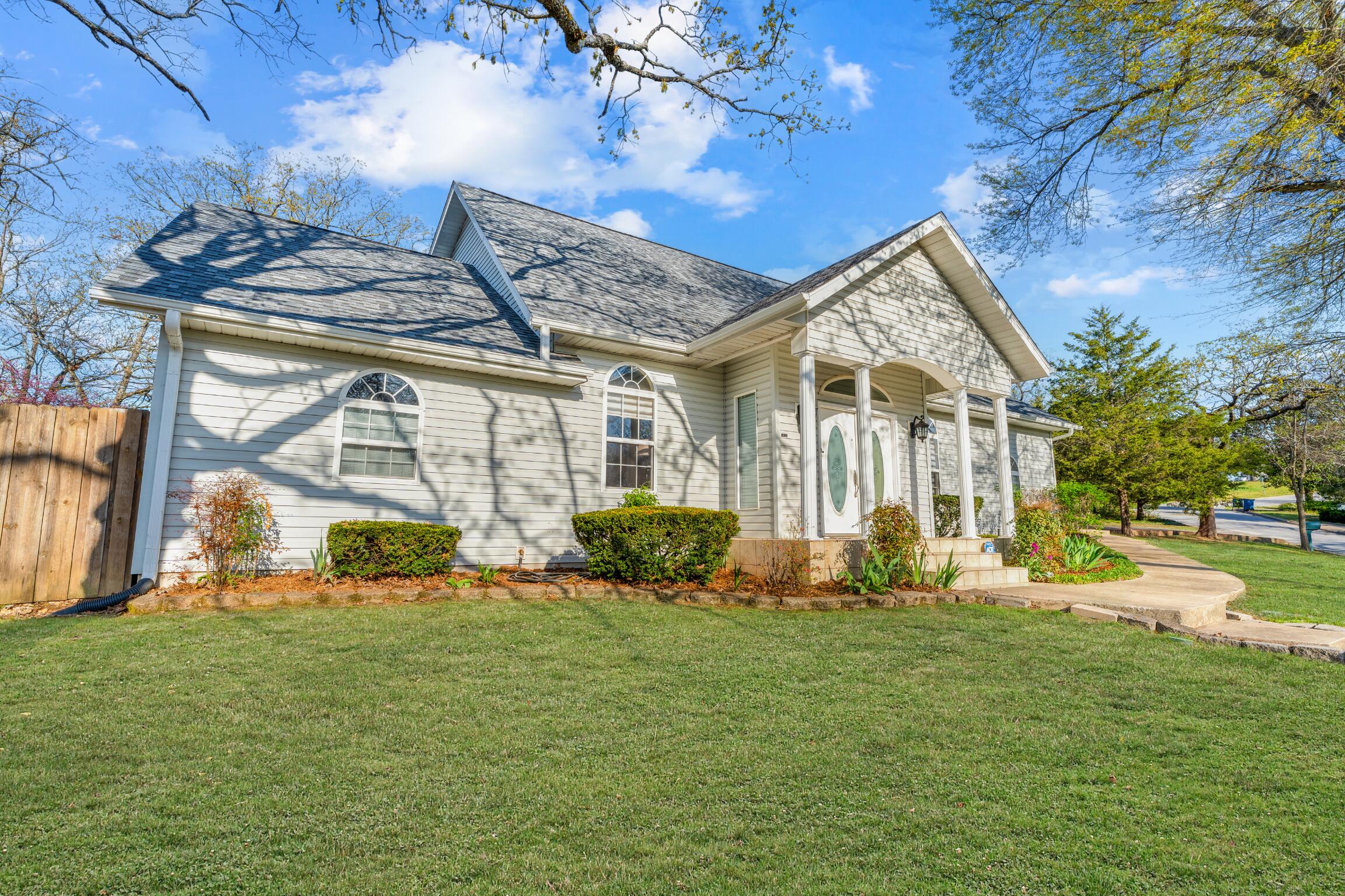 1026 Cliff Drive Property Photo 6