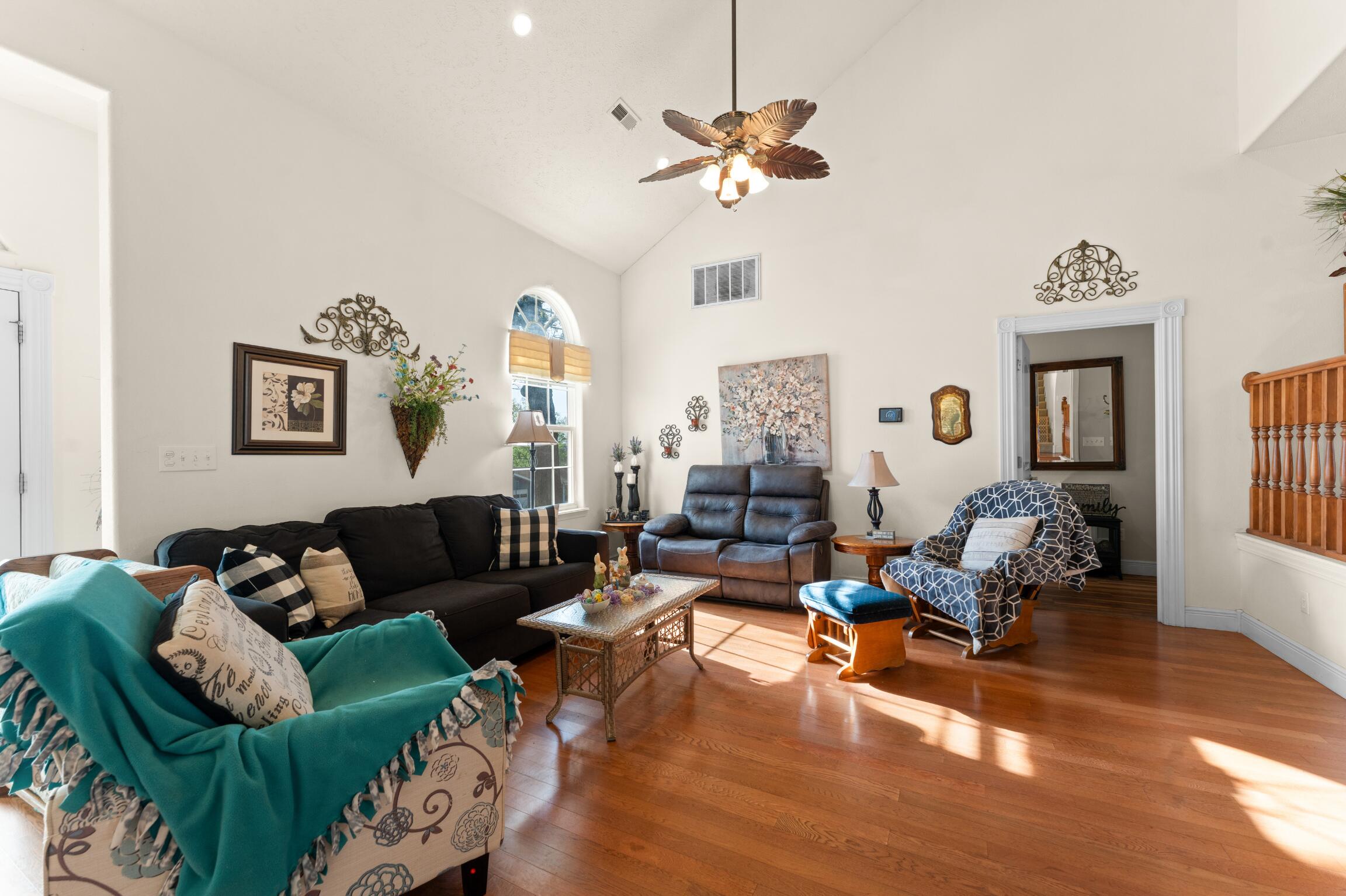 1026 Cliff Drive Property Photo 11