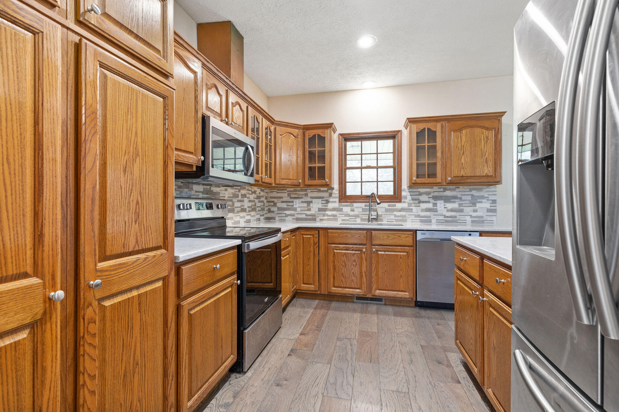 170 Oakridge Avenue Property Photo 3