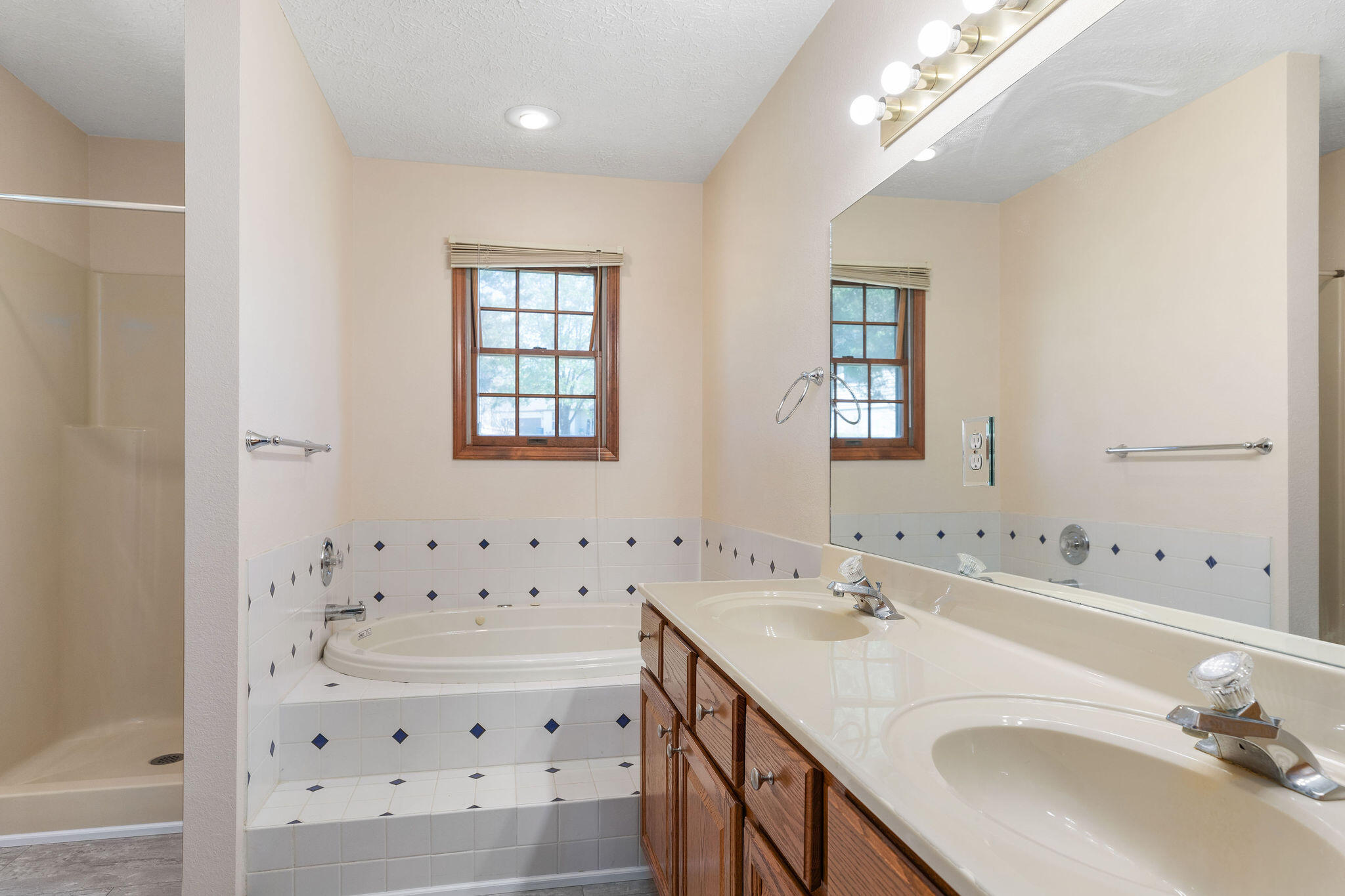 170 Oakridge Avenue Property Photo 8