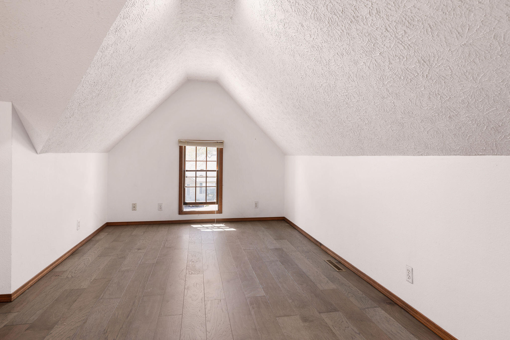 170 Oakridge Avenue Property Photo 12