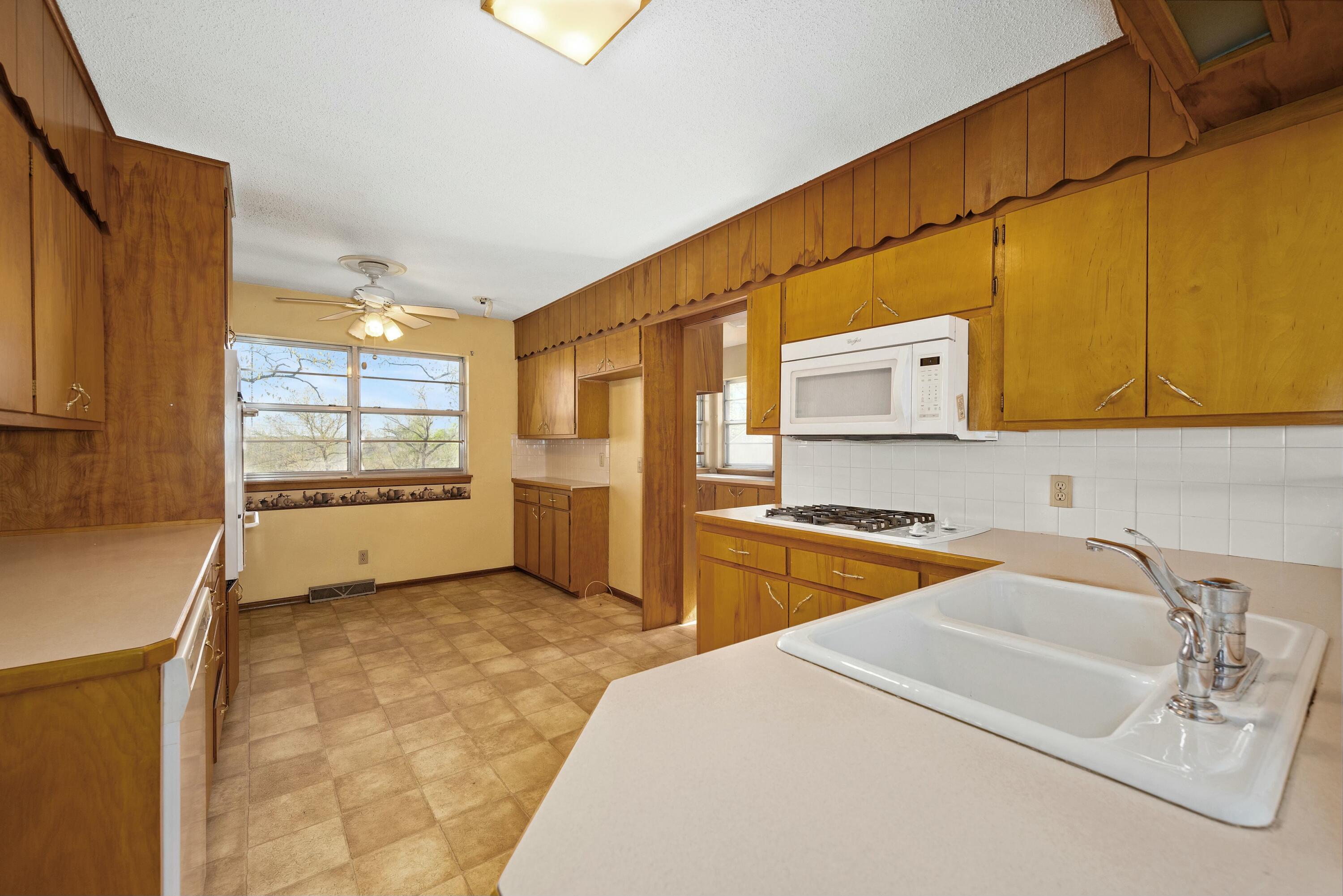 937 Warnall Circle Property Photo 12
