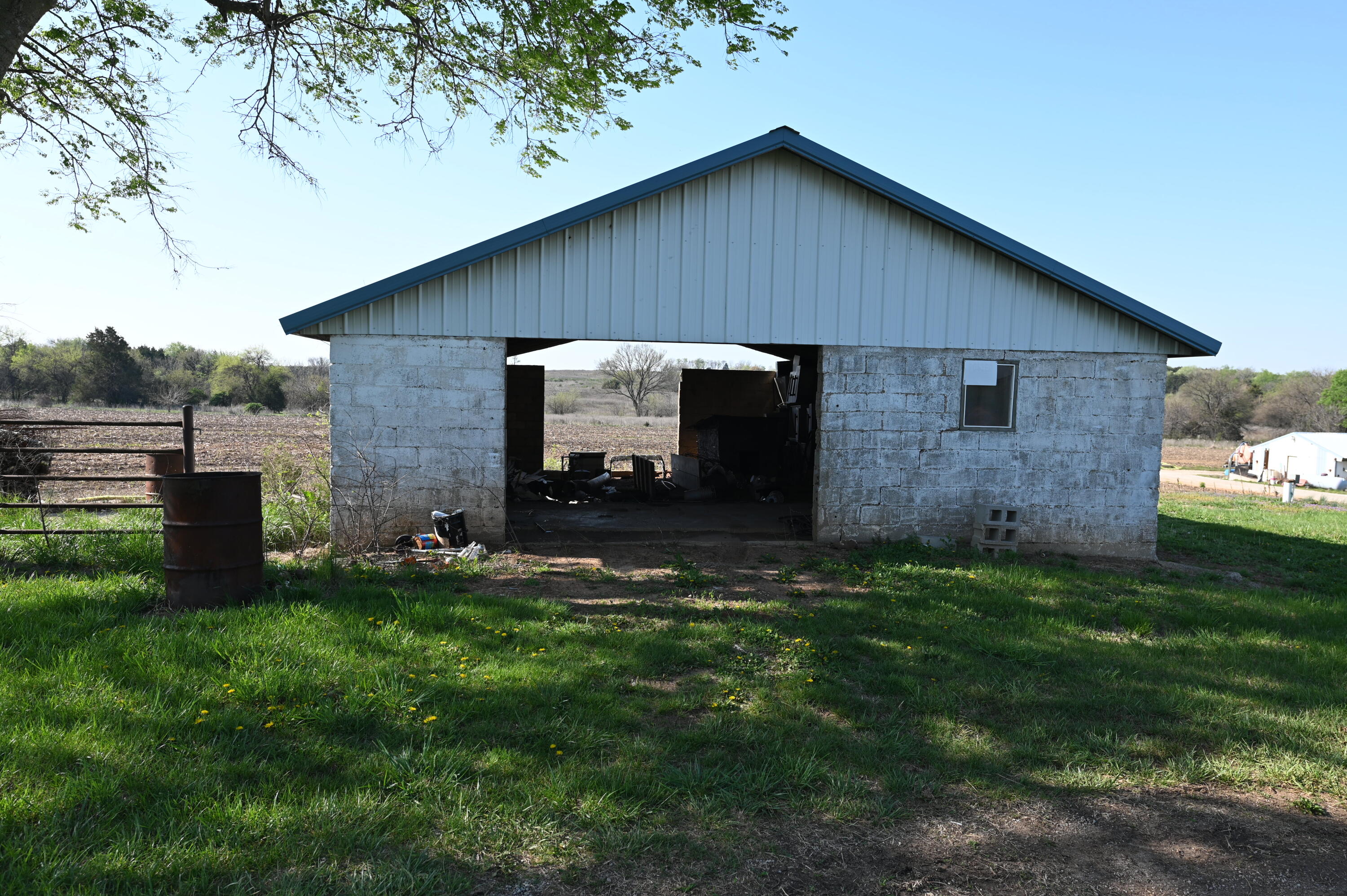 2140 East 2100 Road Property Photo 5