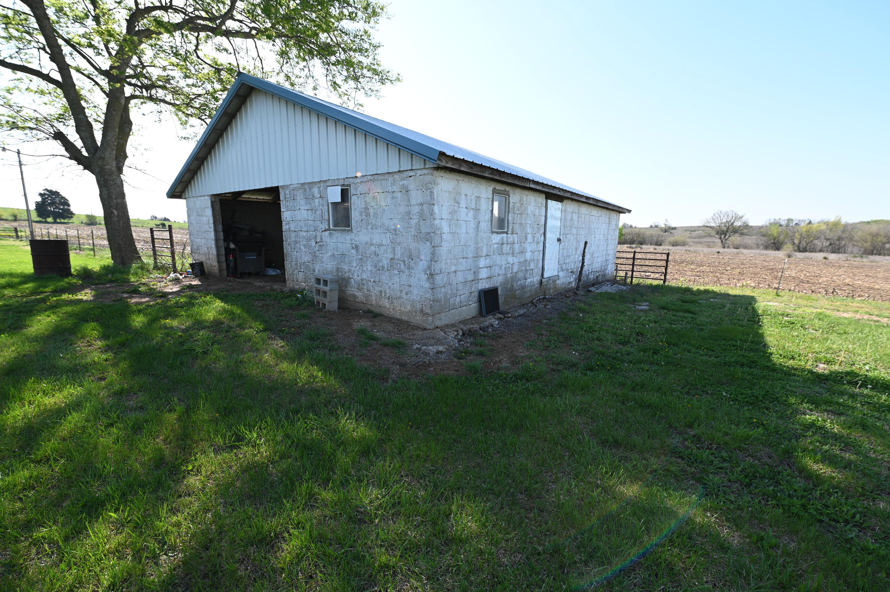 2140 East 2100 Road Property Photo 8