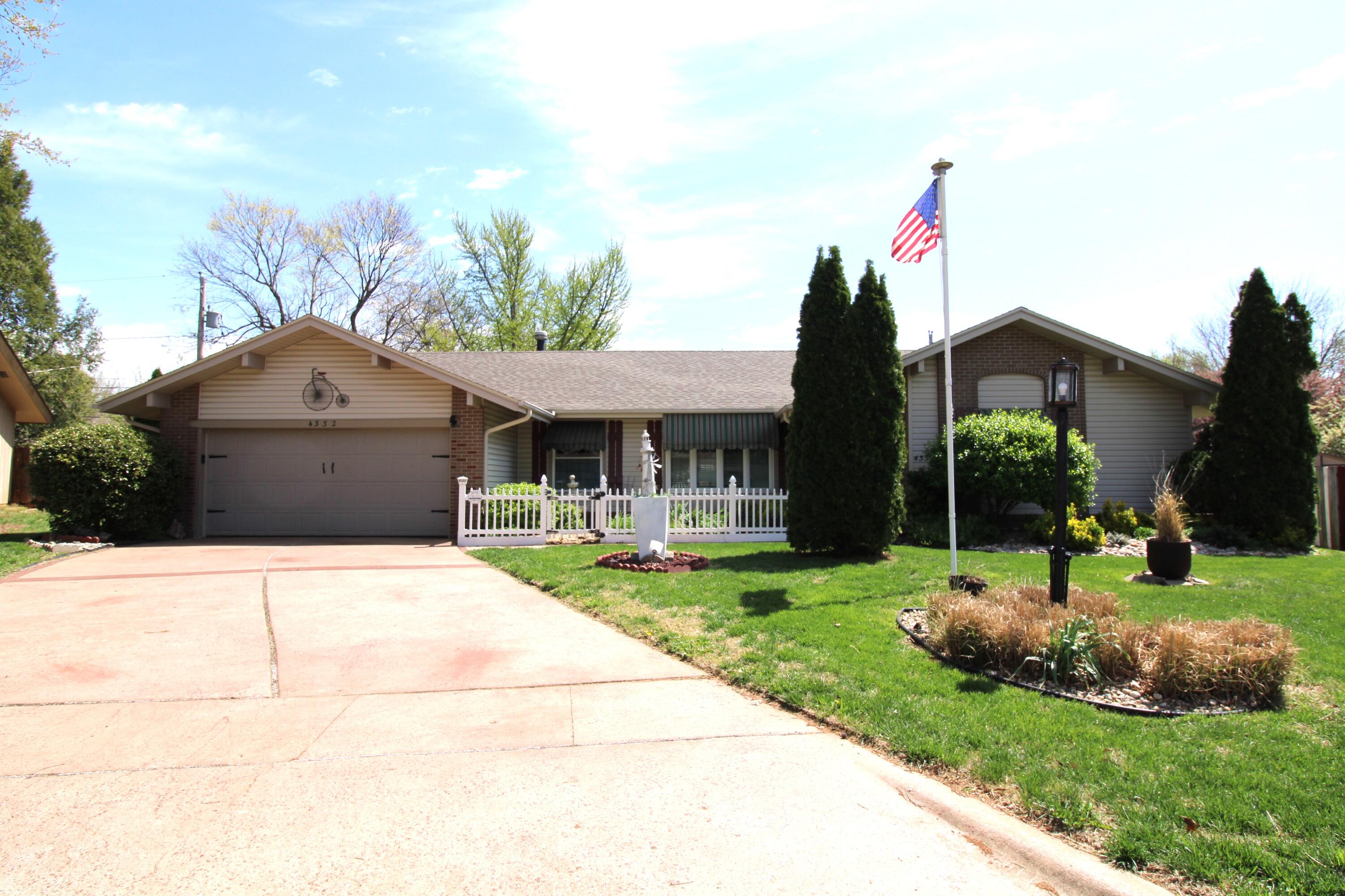4332 South Cardinal Court Property Photo 1