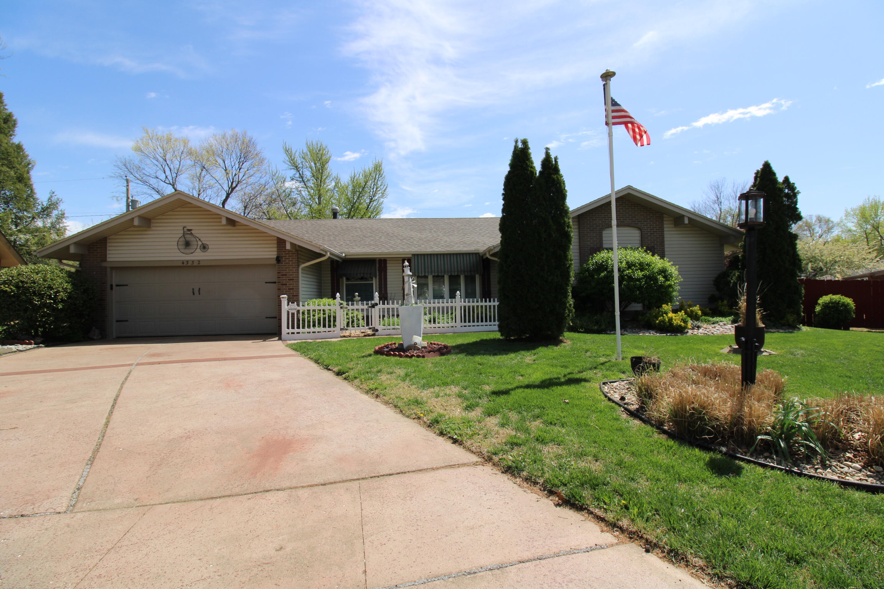 4332 South Cardinal Court Property Photo 64