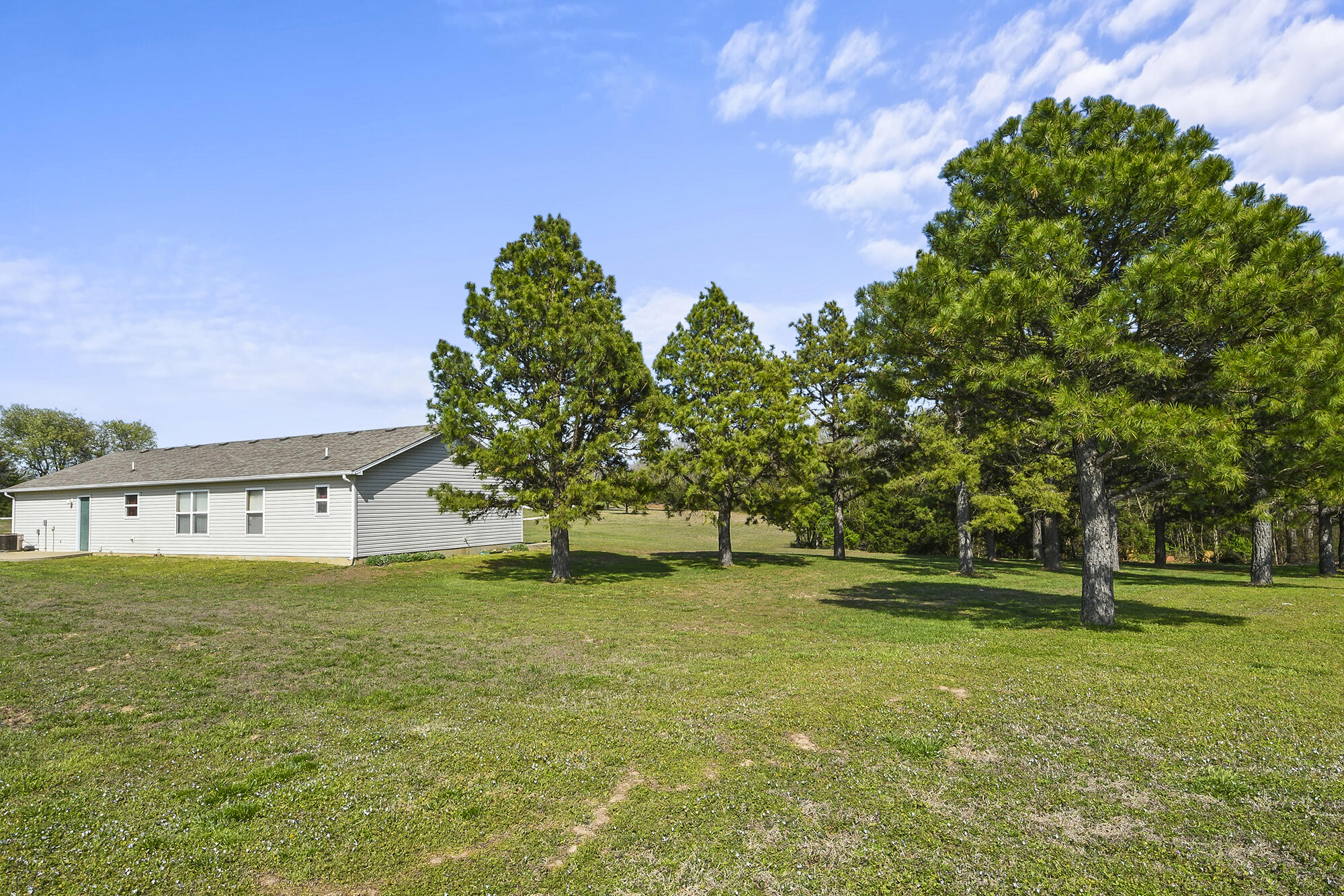 654 Highway T Property Photo 6