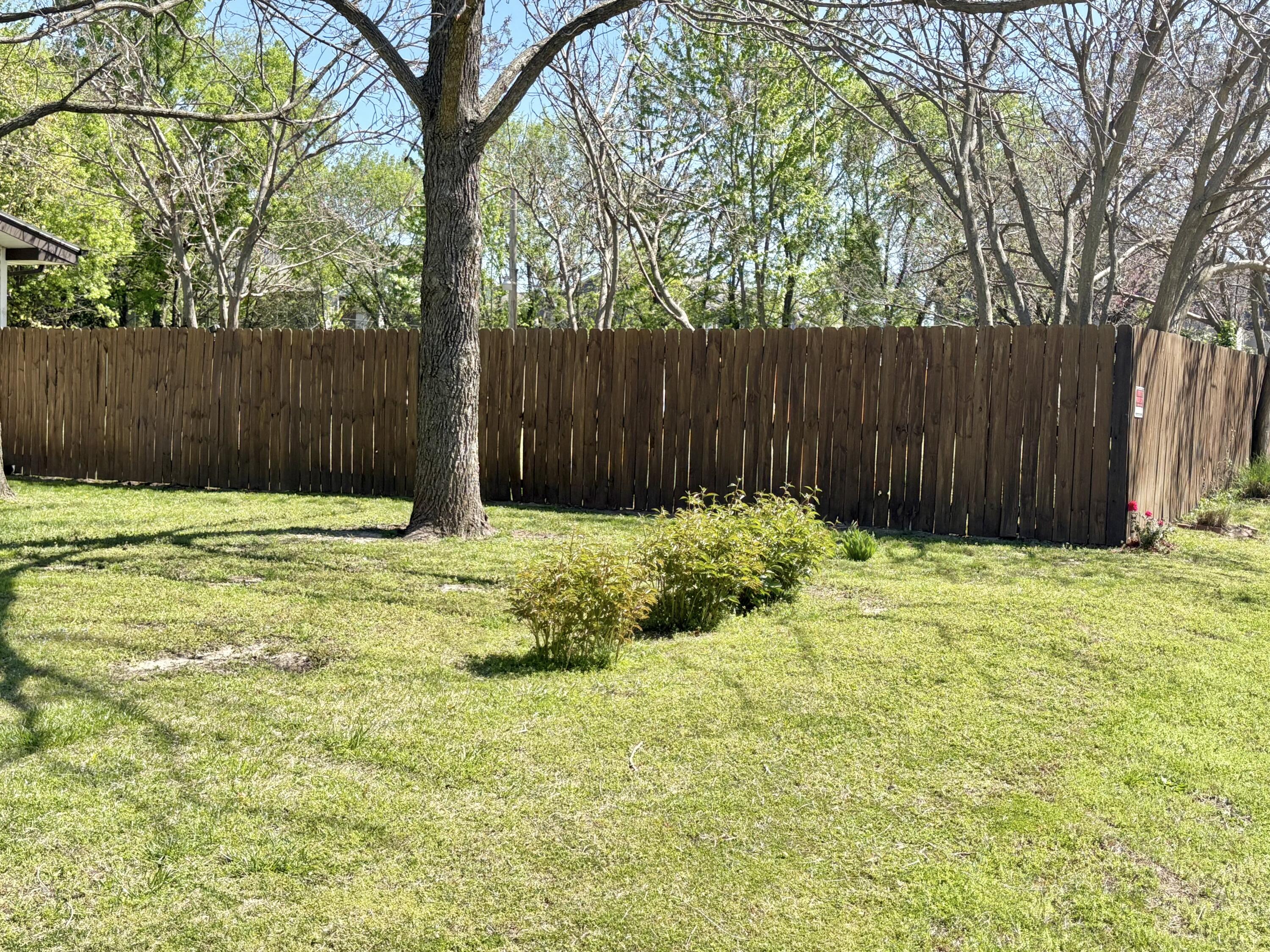 4046 South Farm Road 135 Property Photo 2