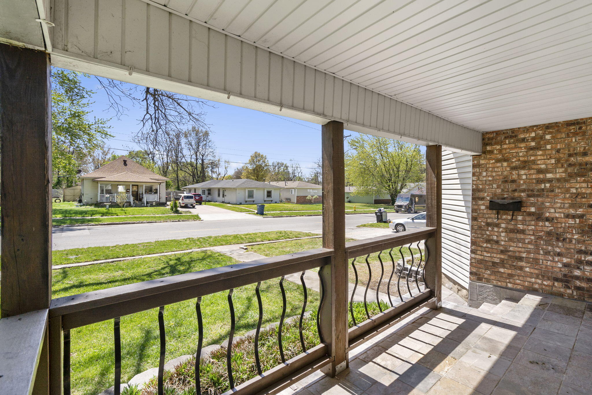 1421 East Commercial Street Property Photo 5