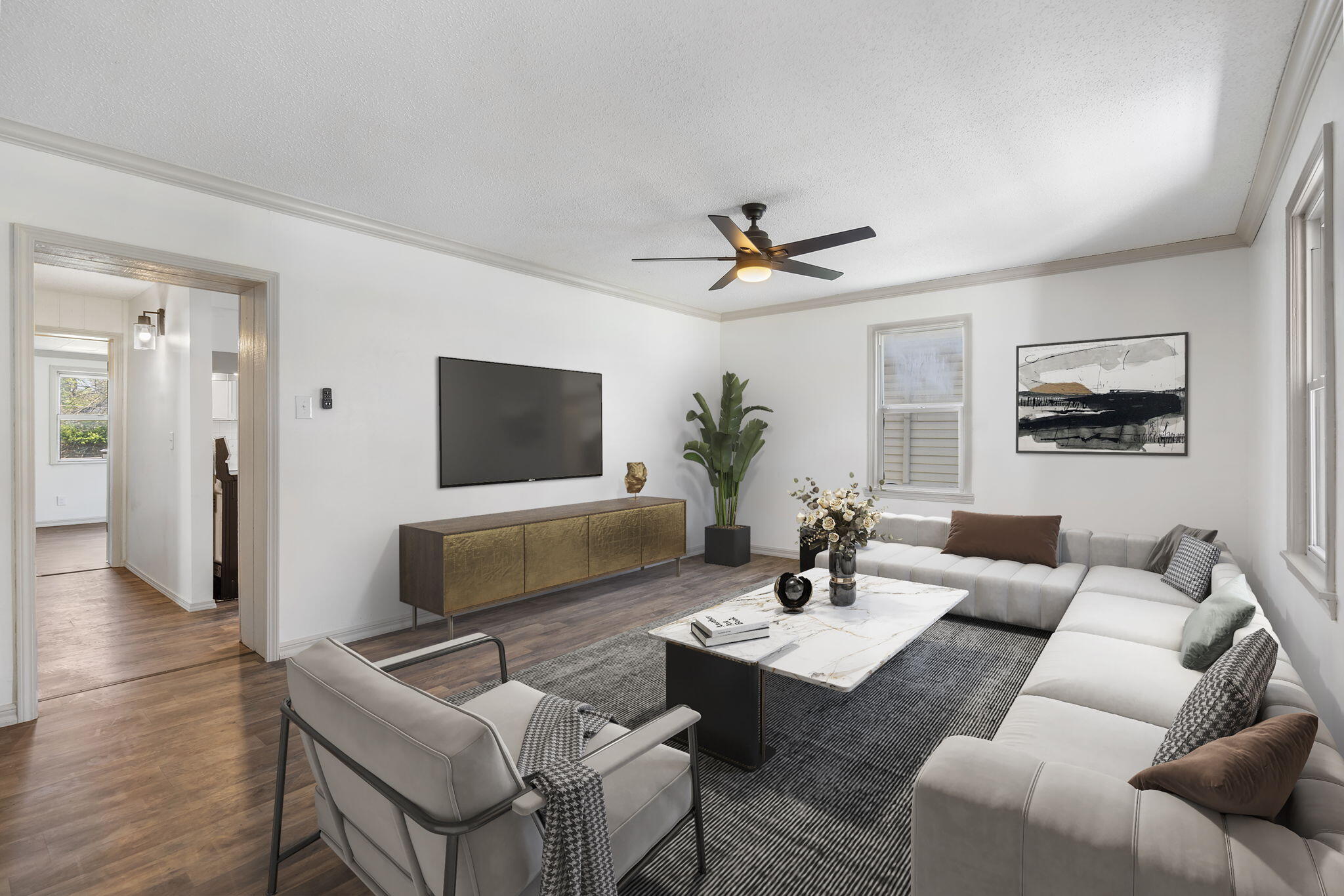 1421 East Commercial Street Property Photo 6