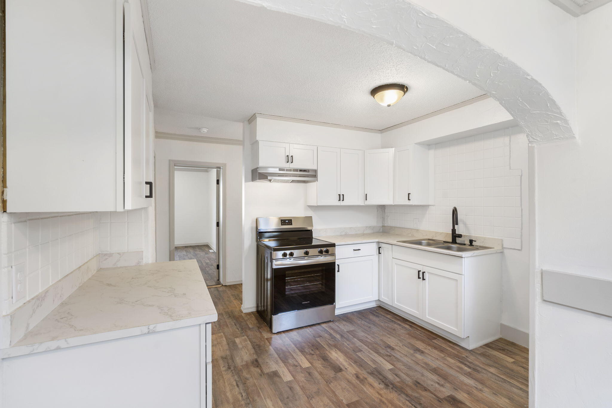 1421 East Commercial Street Property Photo 14