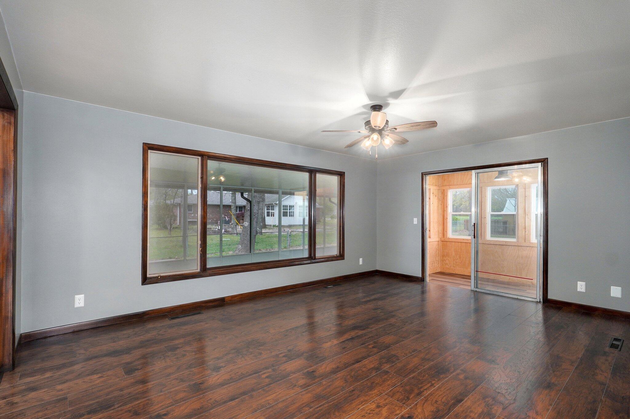704 King Street Property Photo 13