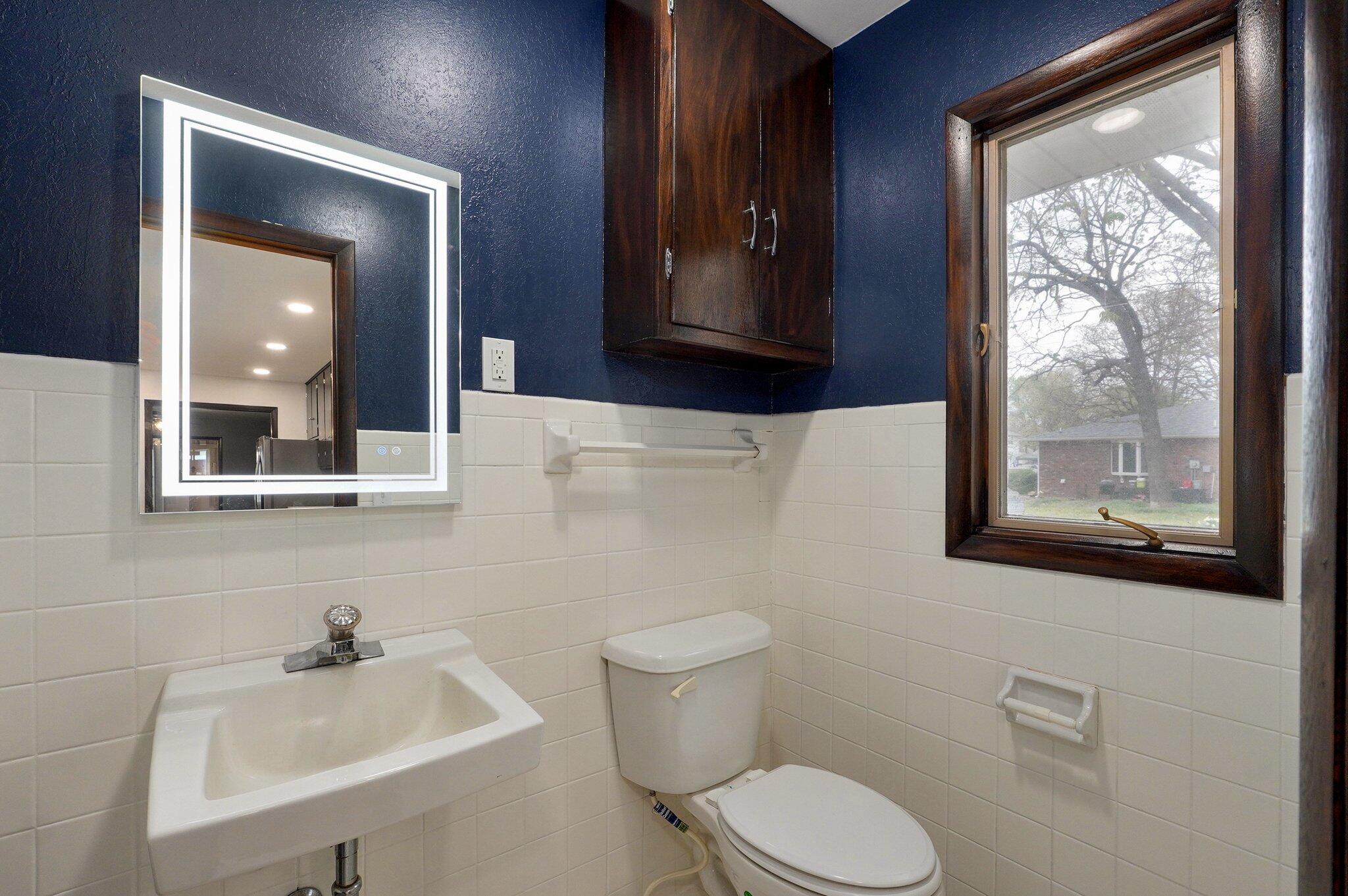 704 King Street Property Photo 20