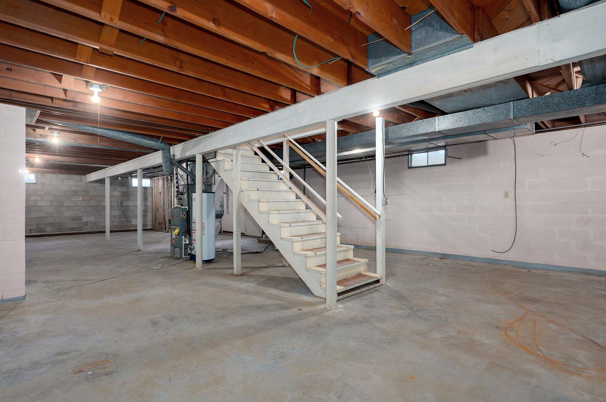 704 King Street Property Photo 39