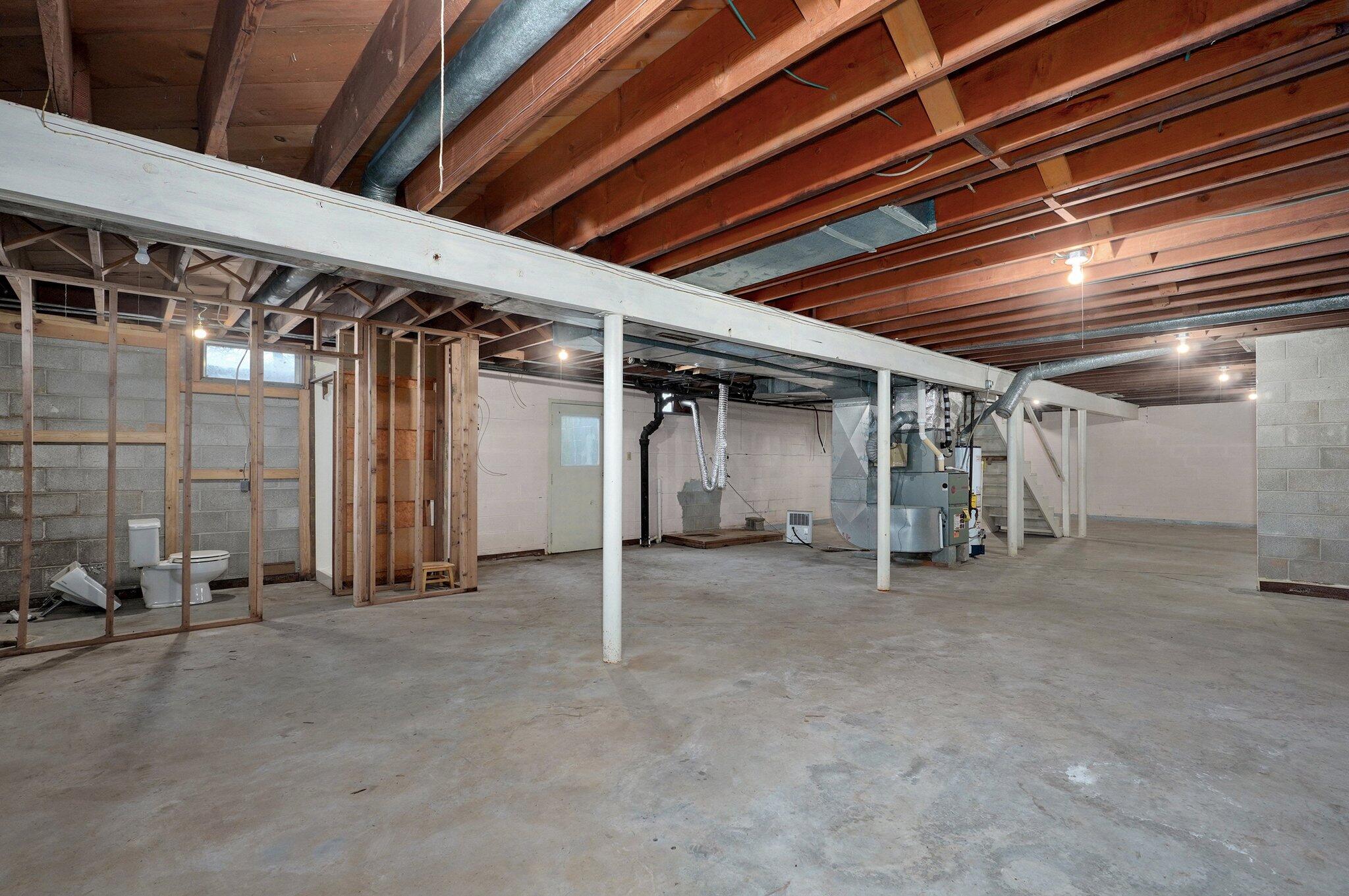 704 King Street Property Photo 40