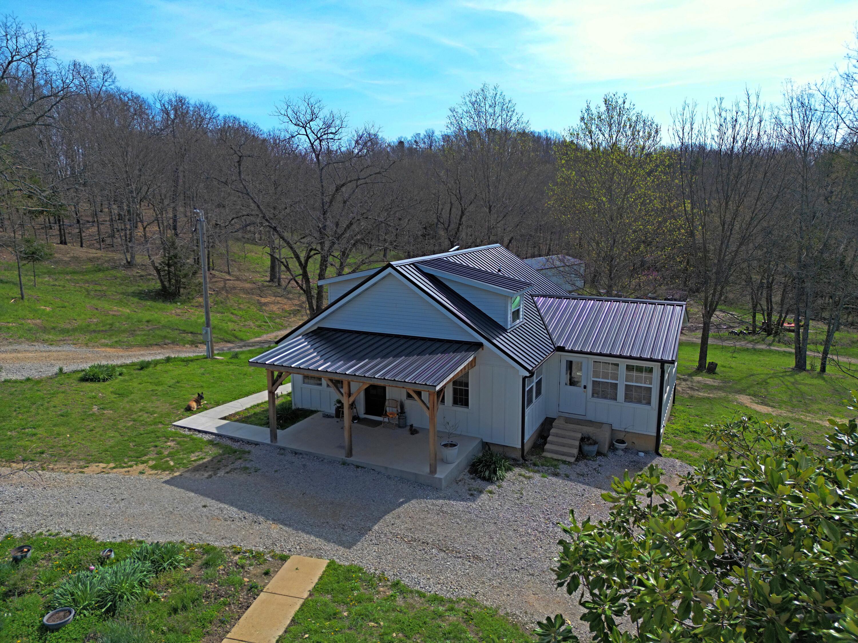 25598 C-228 Property Photo 8