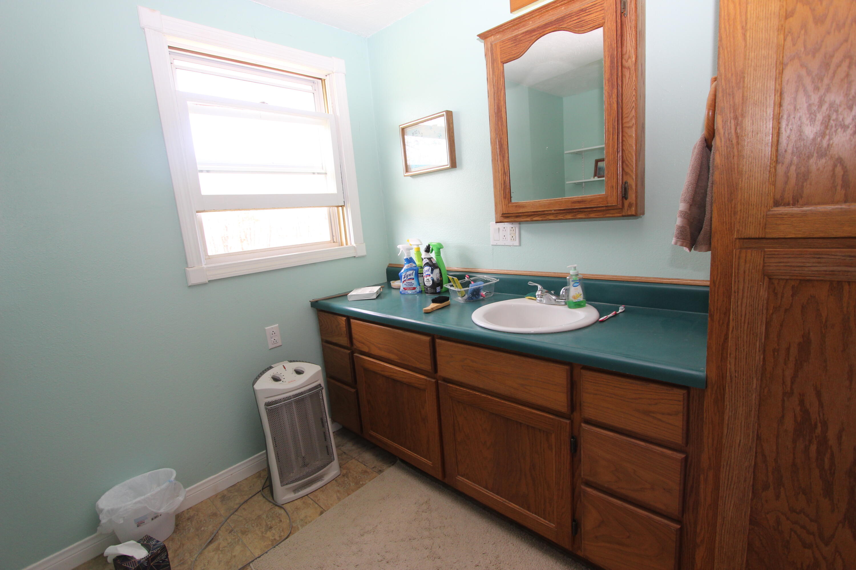 986 Burnett Road Property Photo 7