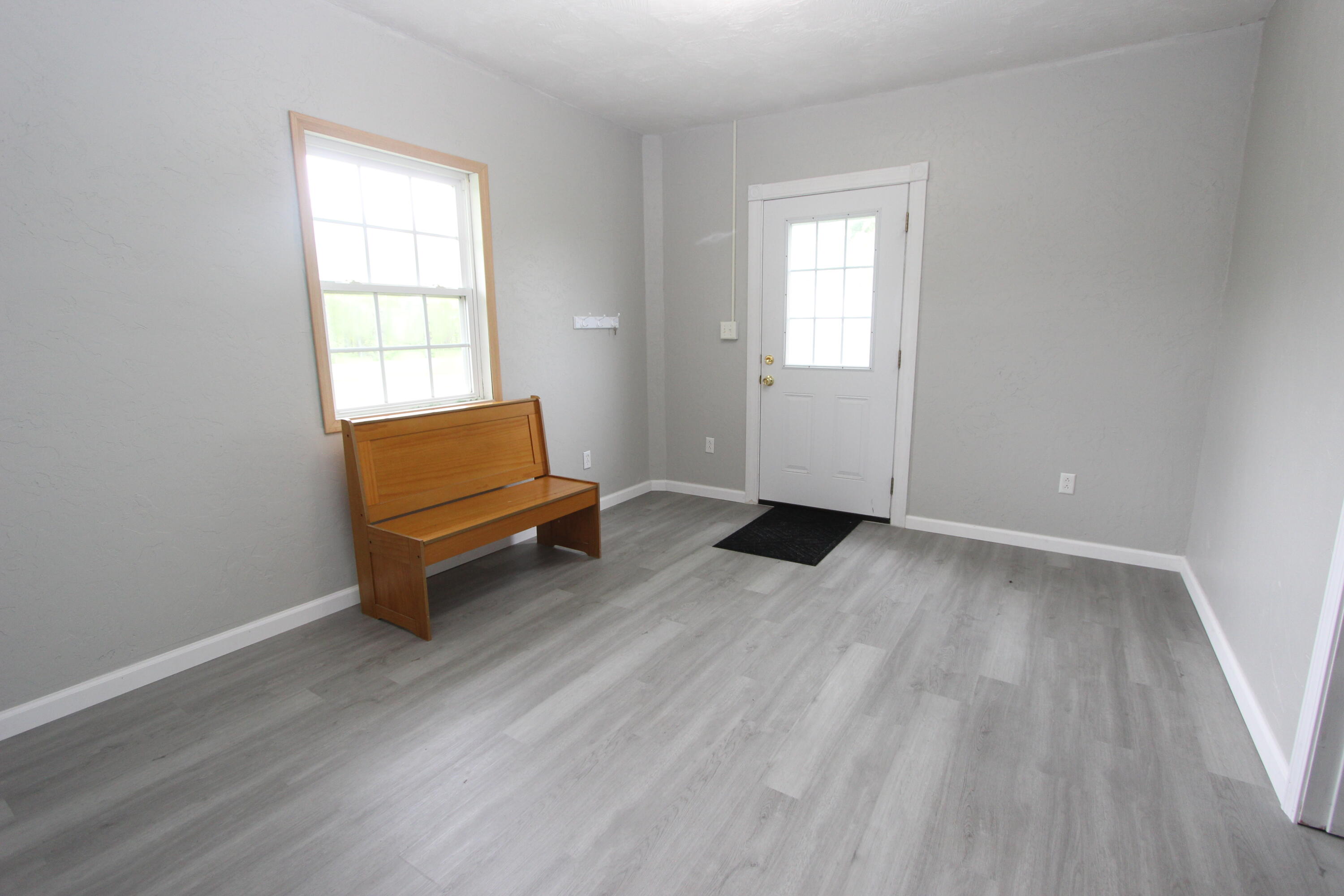 986 Burnett Road Property Photo 14