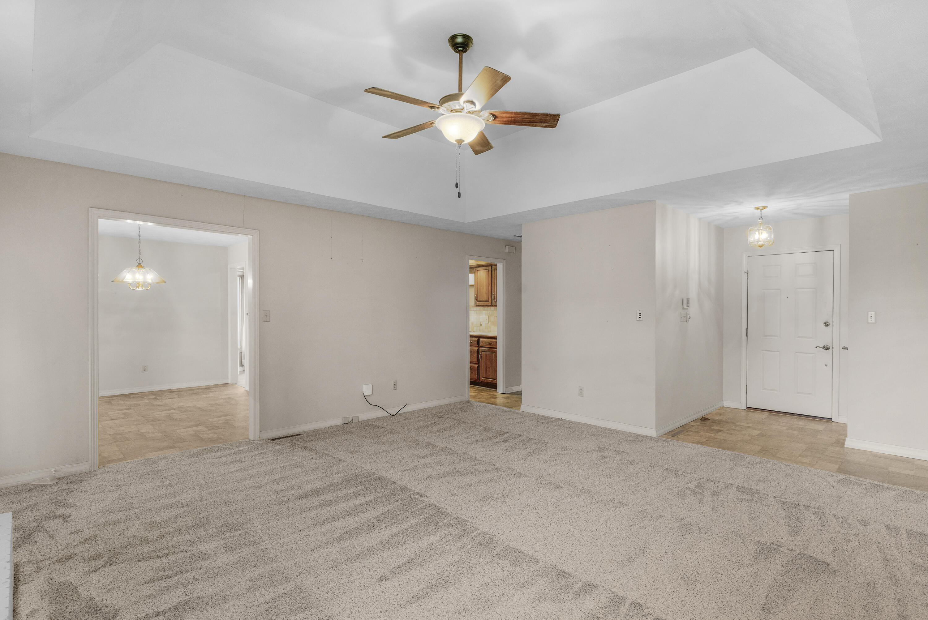 3016 South Oak Avenue Property Photo 6
