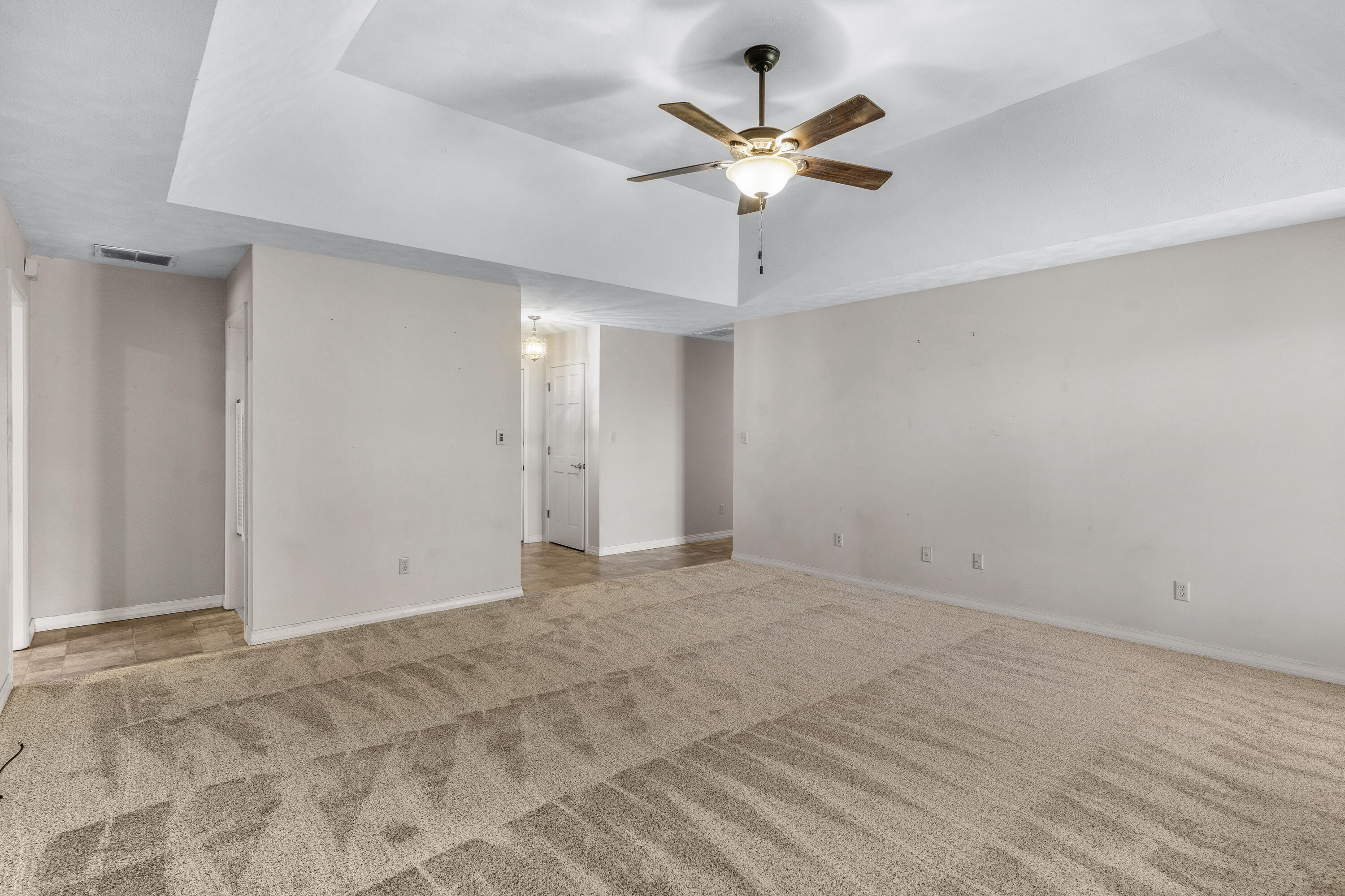 3016 South Oak Avenue Property Photo 7