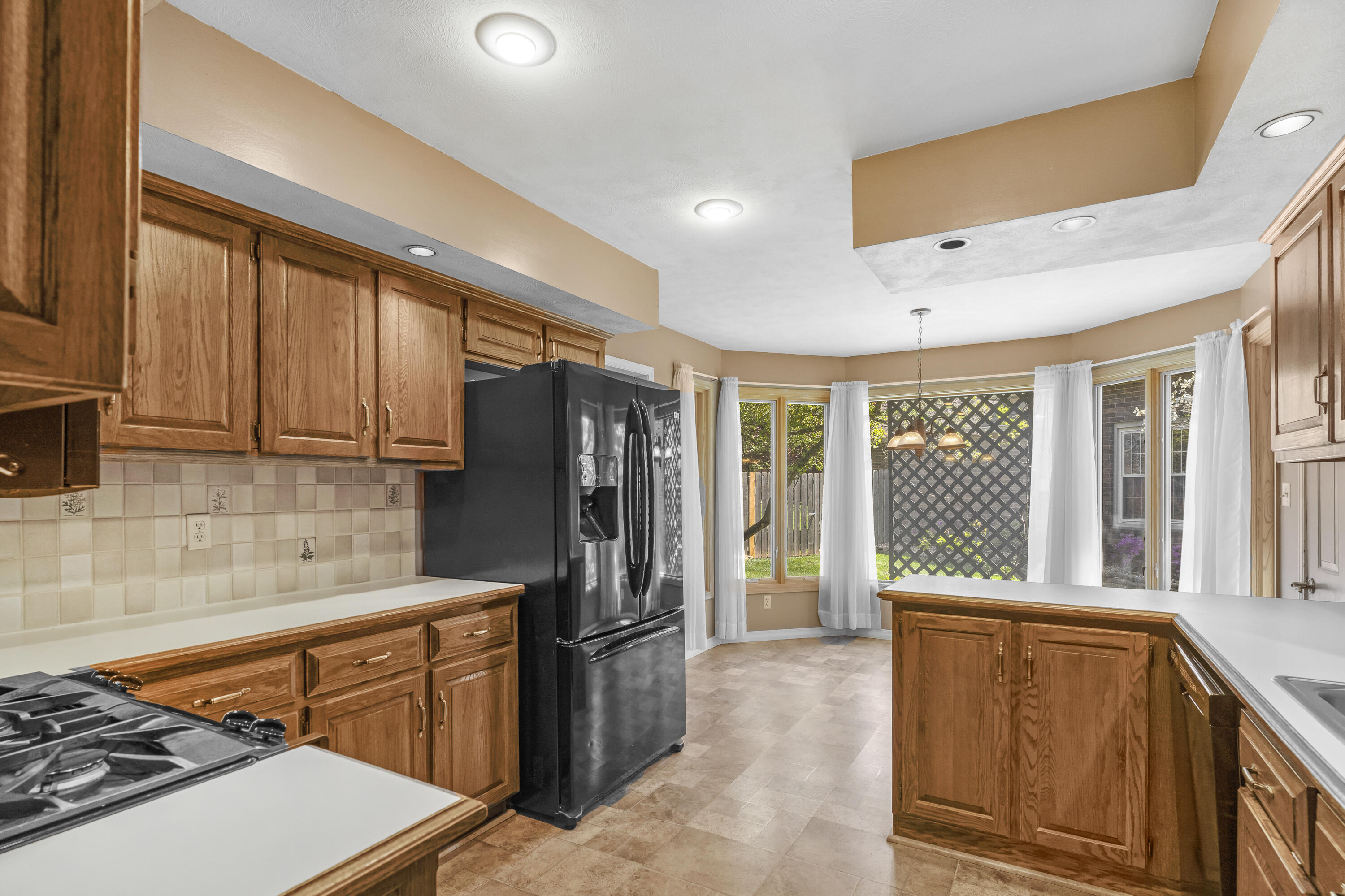 3016 South Oak Avenue Property Photo 10