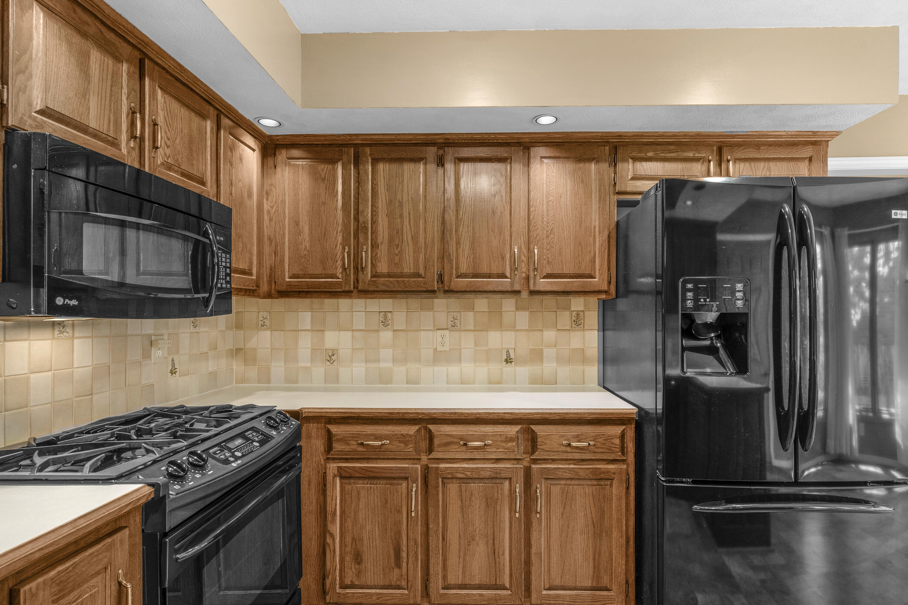 3016 South Oak Avenue Property Photo 11