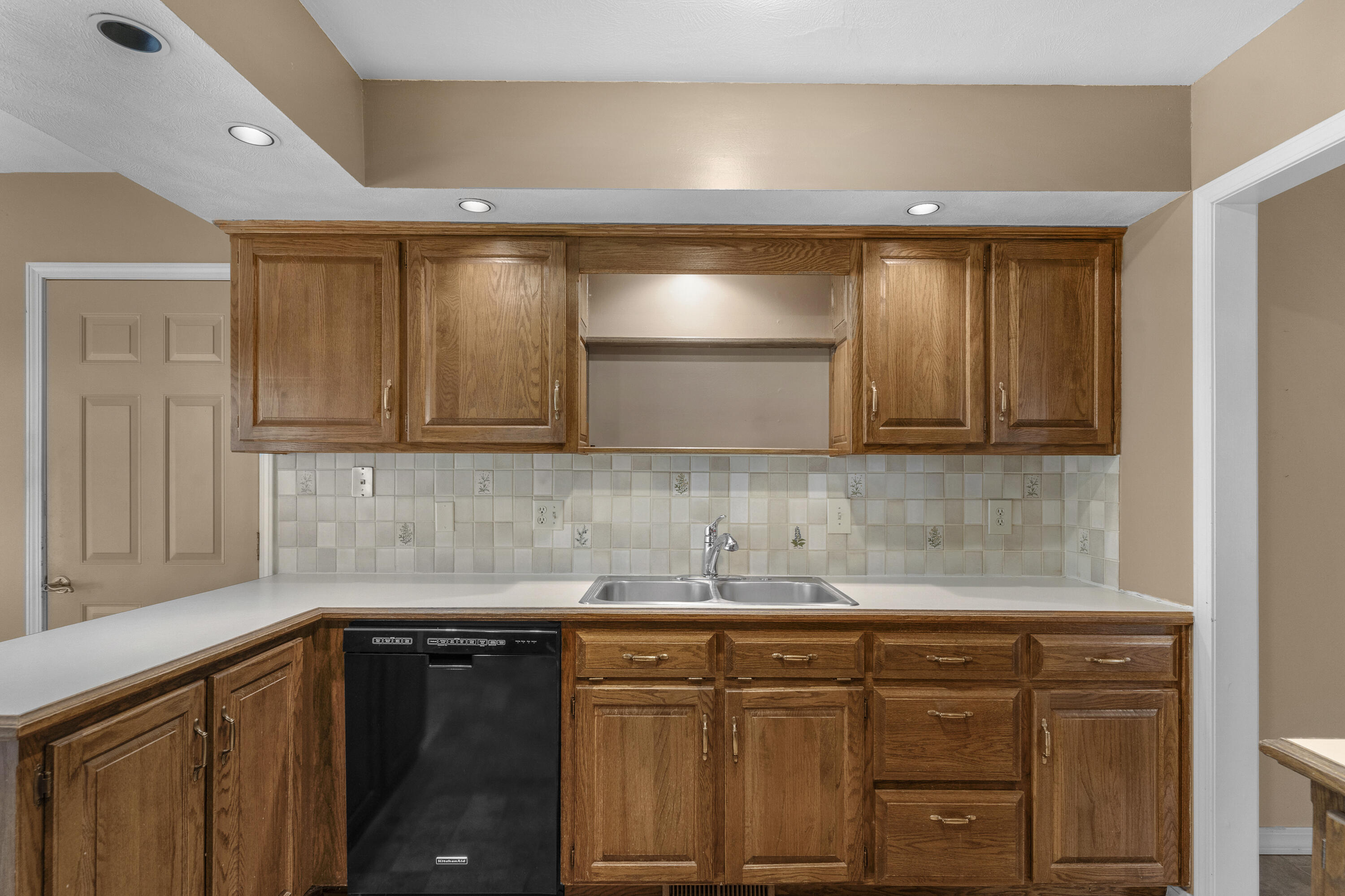 3016 South Oak Avenue Property Photo 12