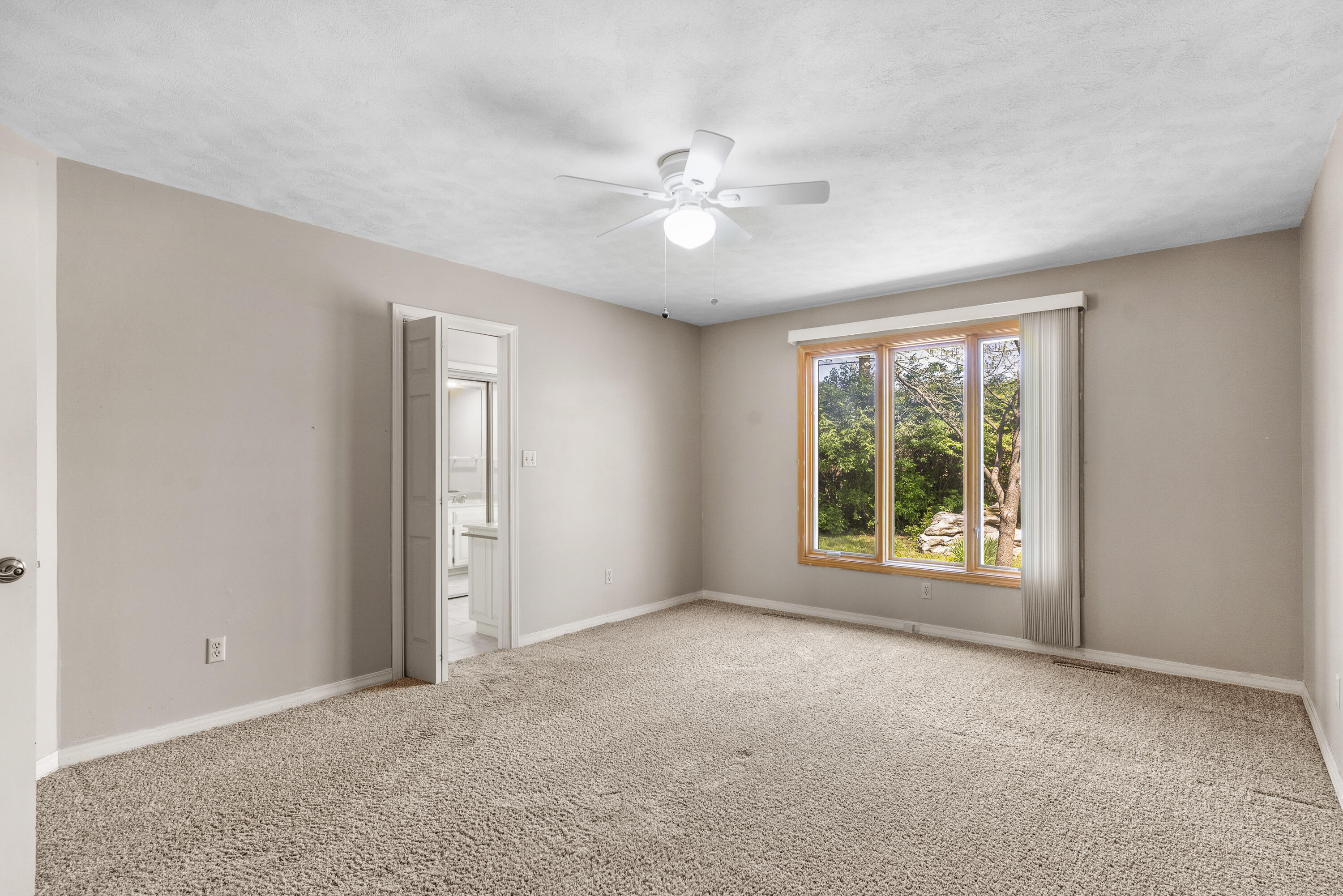 3016 South Oak Avenue Property Photo 20