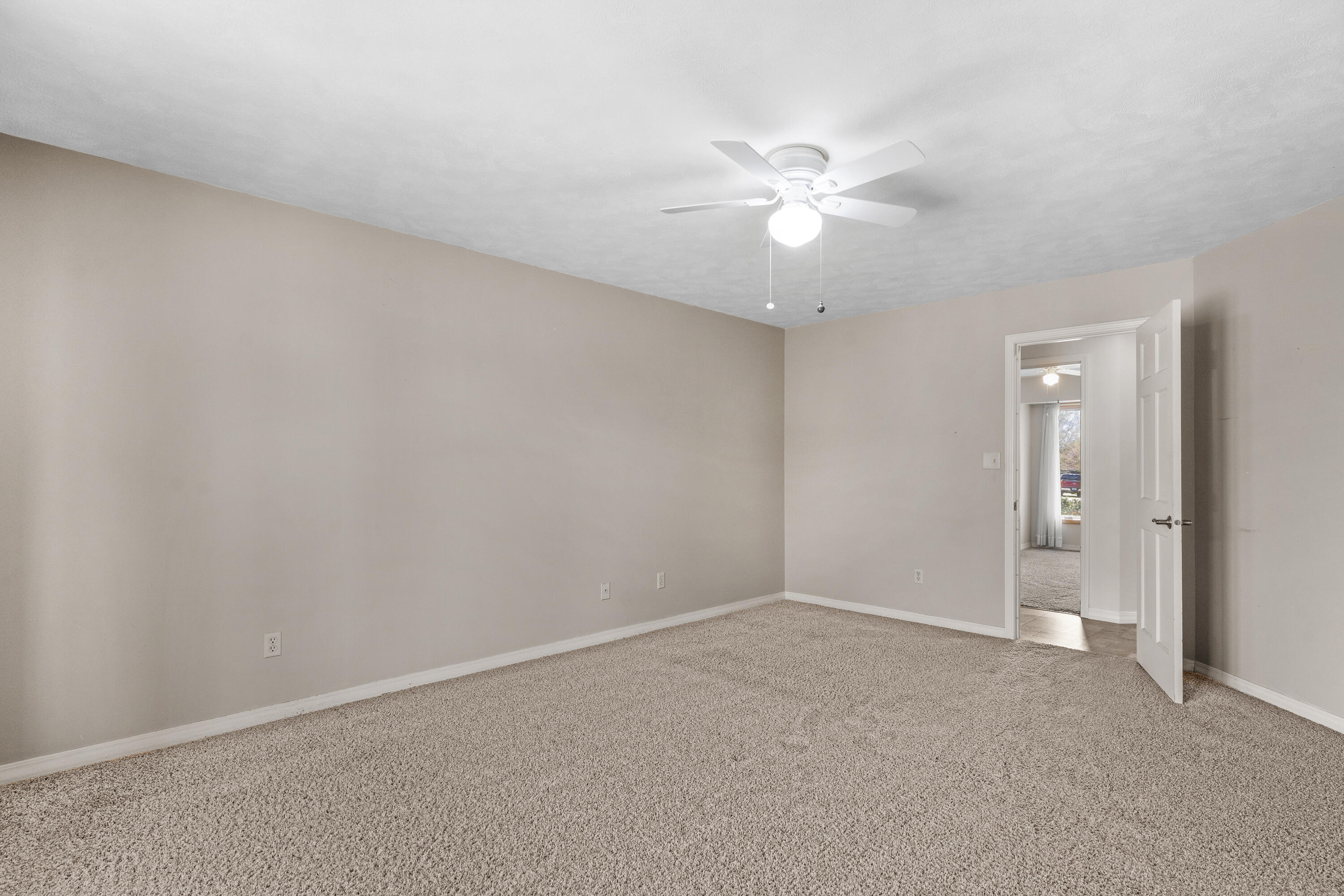 3016 South Oak Avenue Property Photo 22