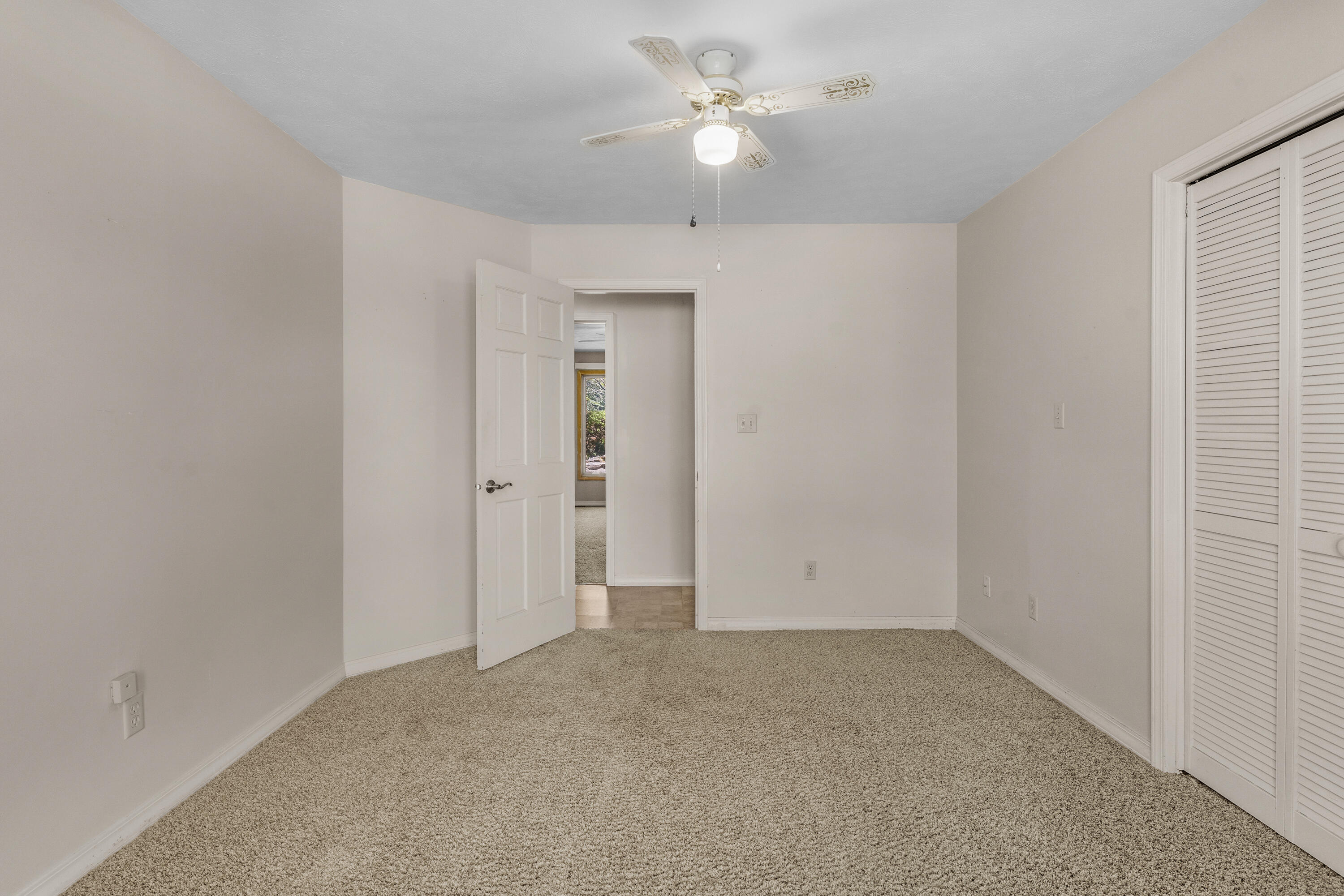 3016 South Oak Avenue Property Photo 26