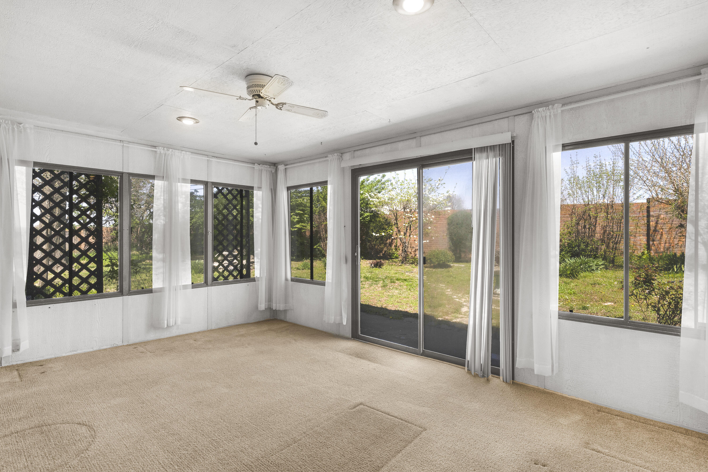 3016 South Oak Avenue Property Photo 28