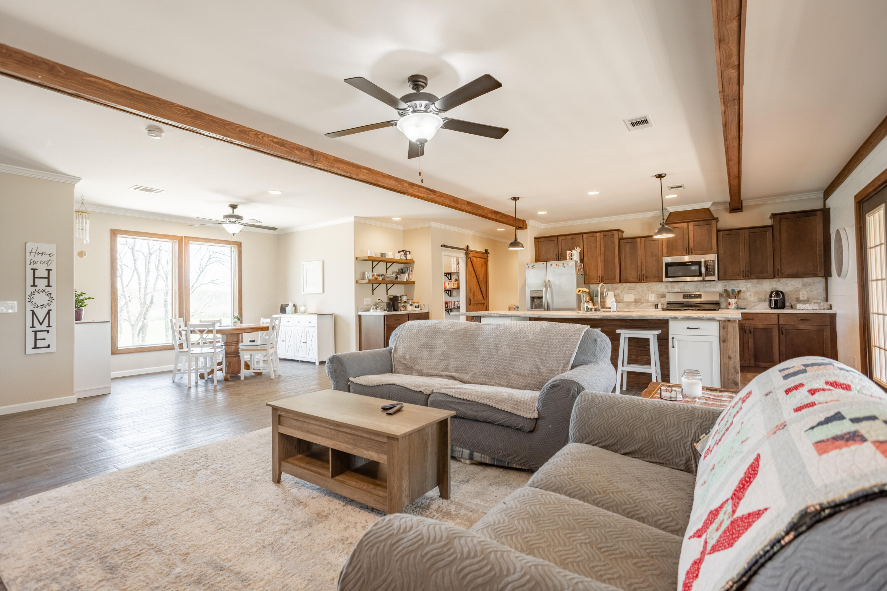 26097 Poppy Drive Property Photo 9