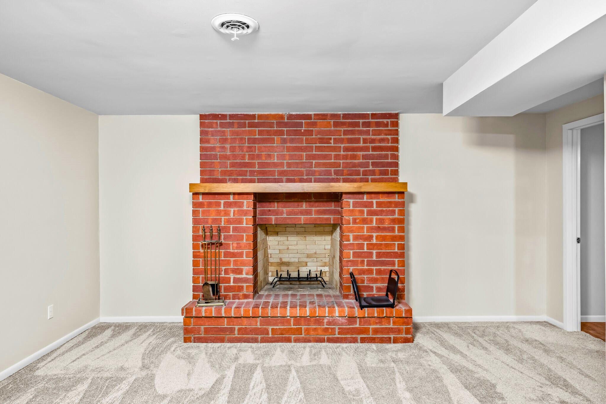 1841 East Vincent Street Property Photo 39