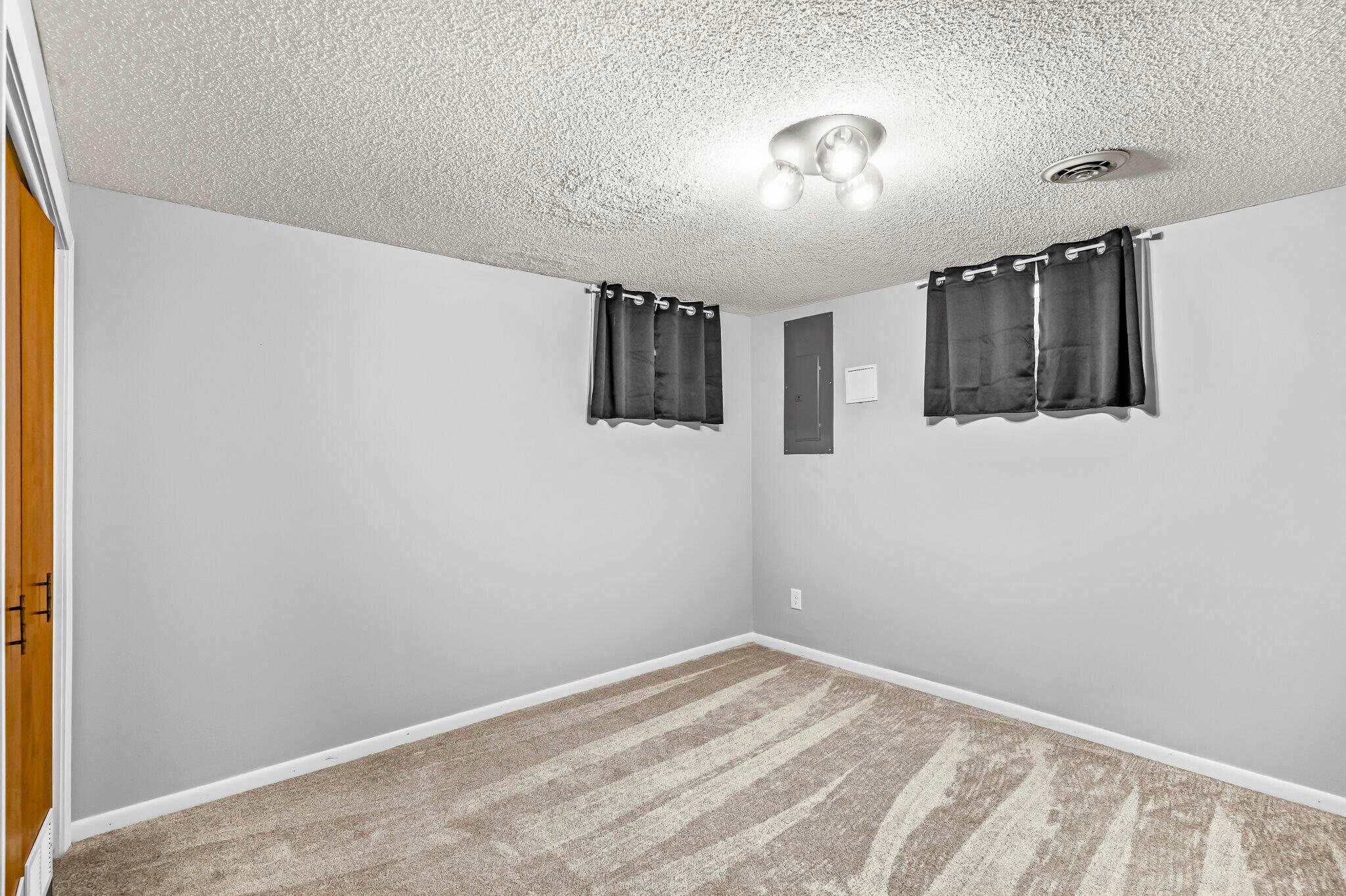 1841 East Vincent Street Property Photo 42