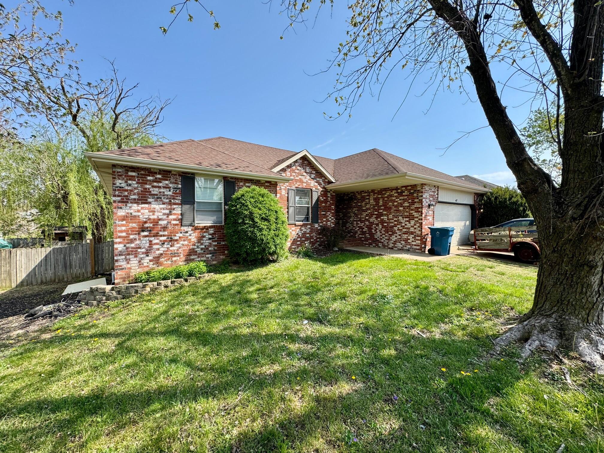 617 East Southeast Hills Court Property Photo
