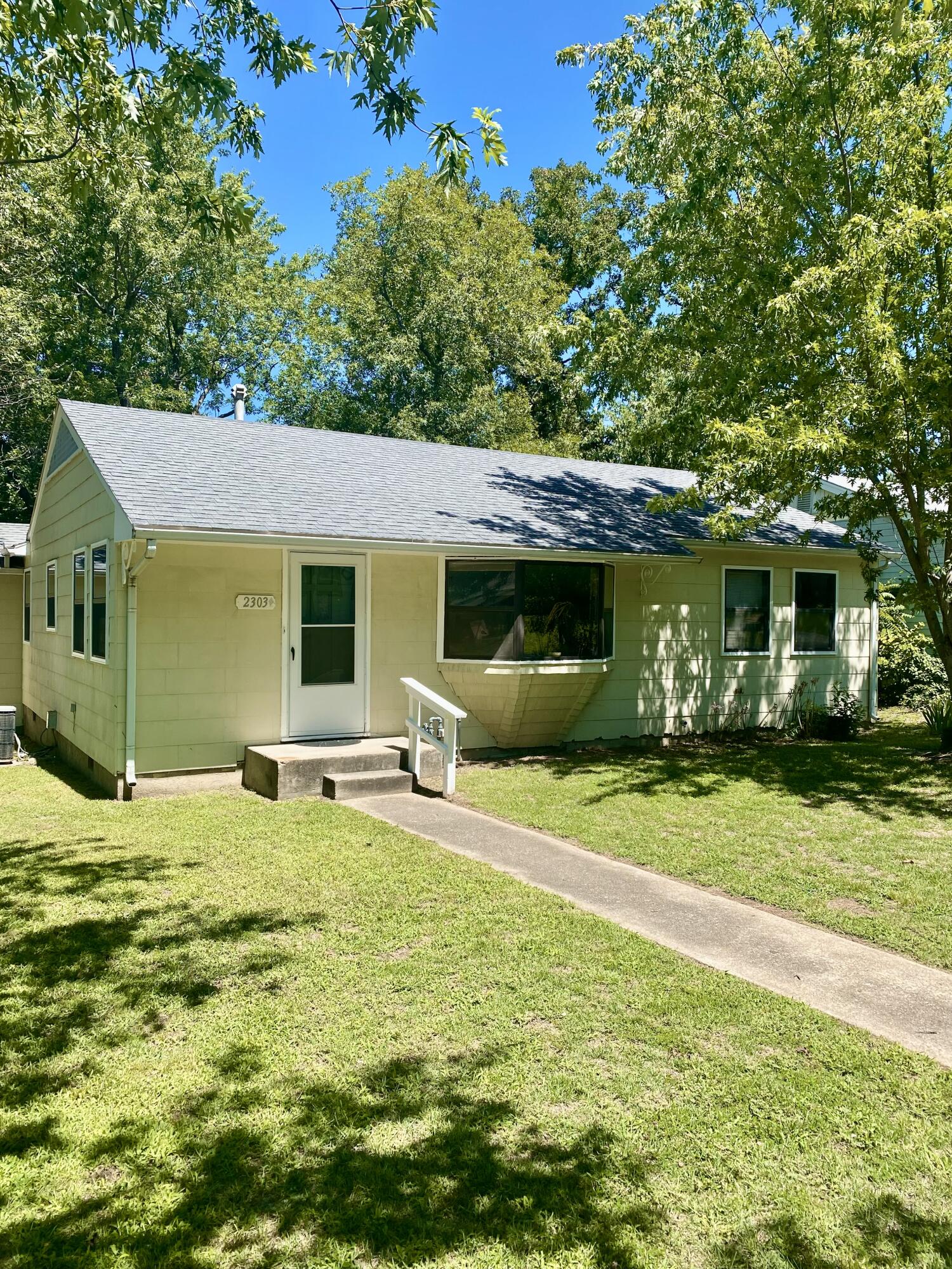 2303 East Yuma Street Property Photo