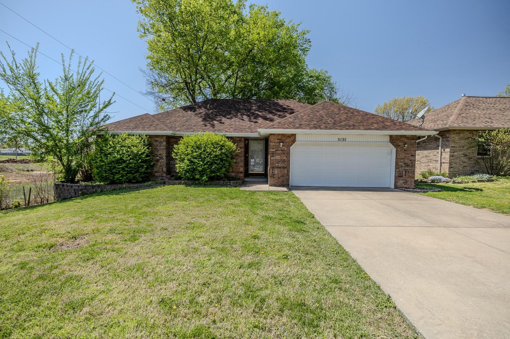 5135 South Ivey Lane Property Photo