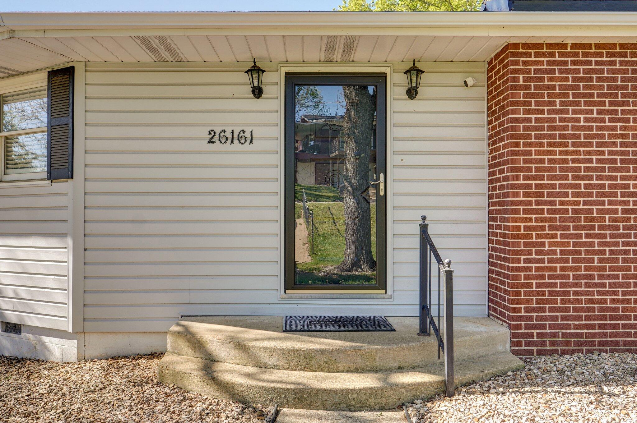 26161 Cedarwood Lane Property Photo 4