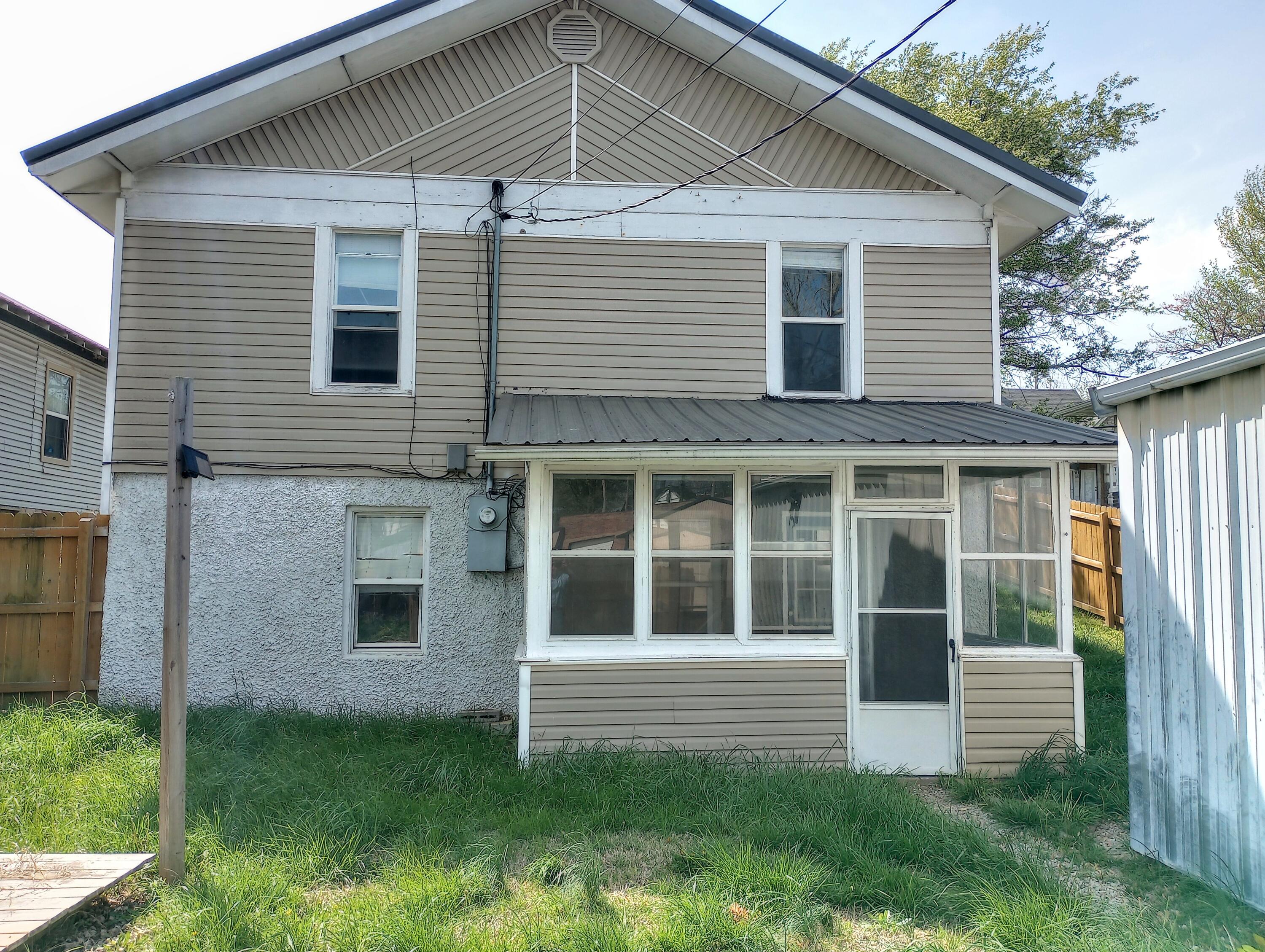215 North Central Avenue Property Photo 2