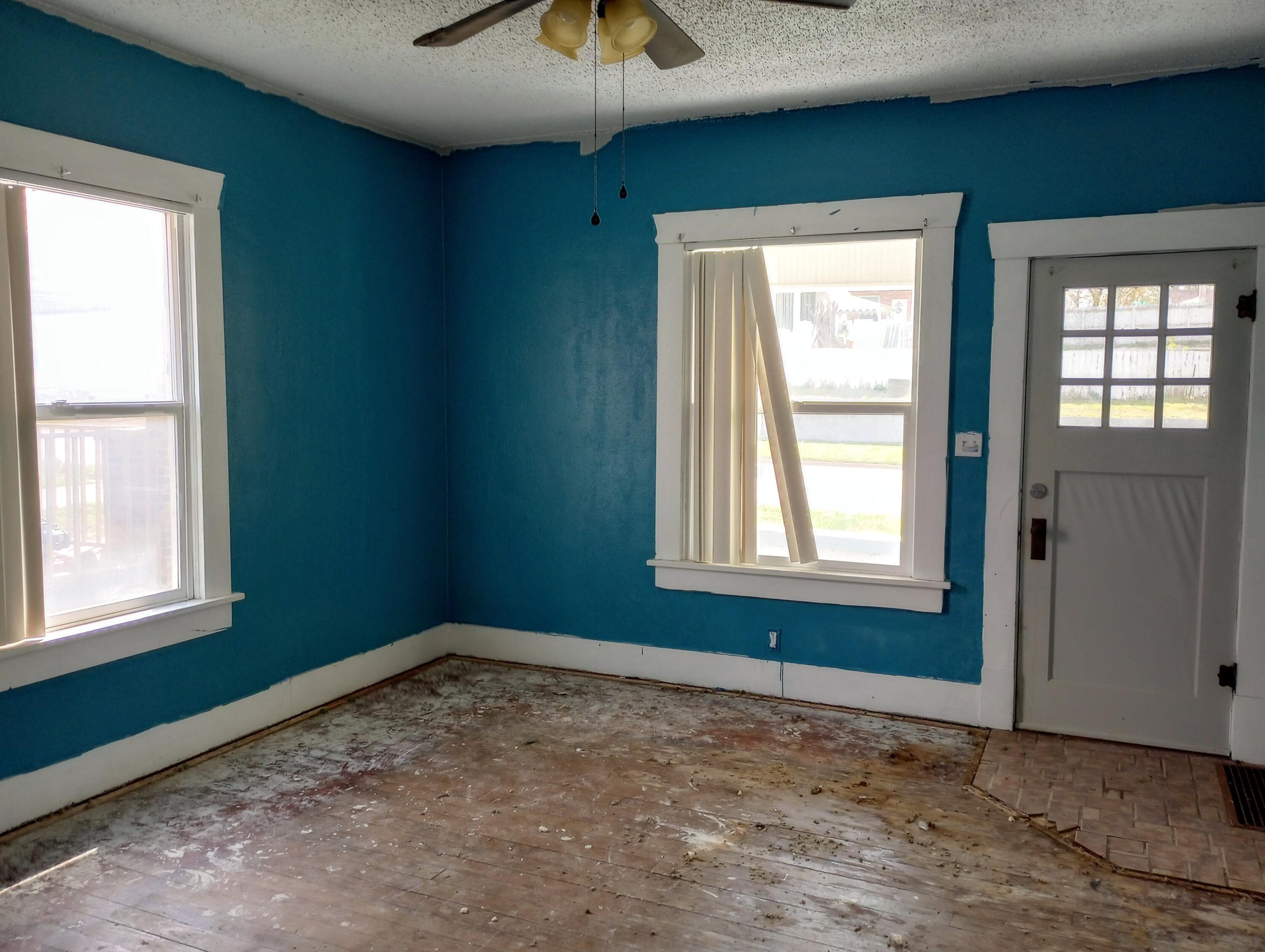 215 North Central Avenue Property Photo 5