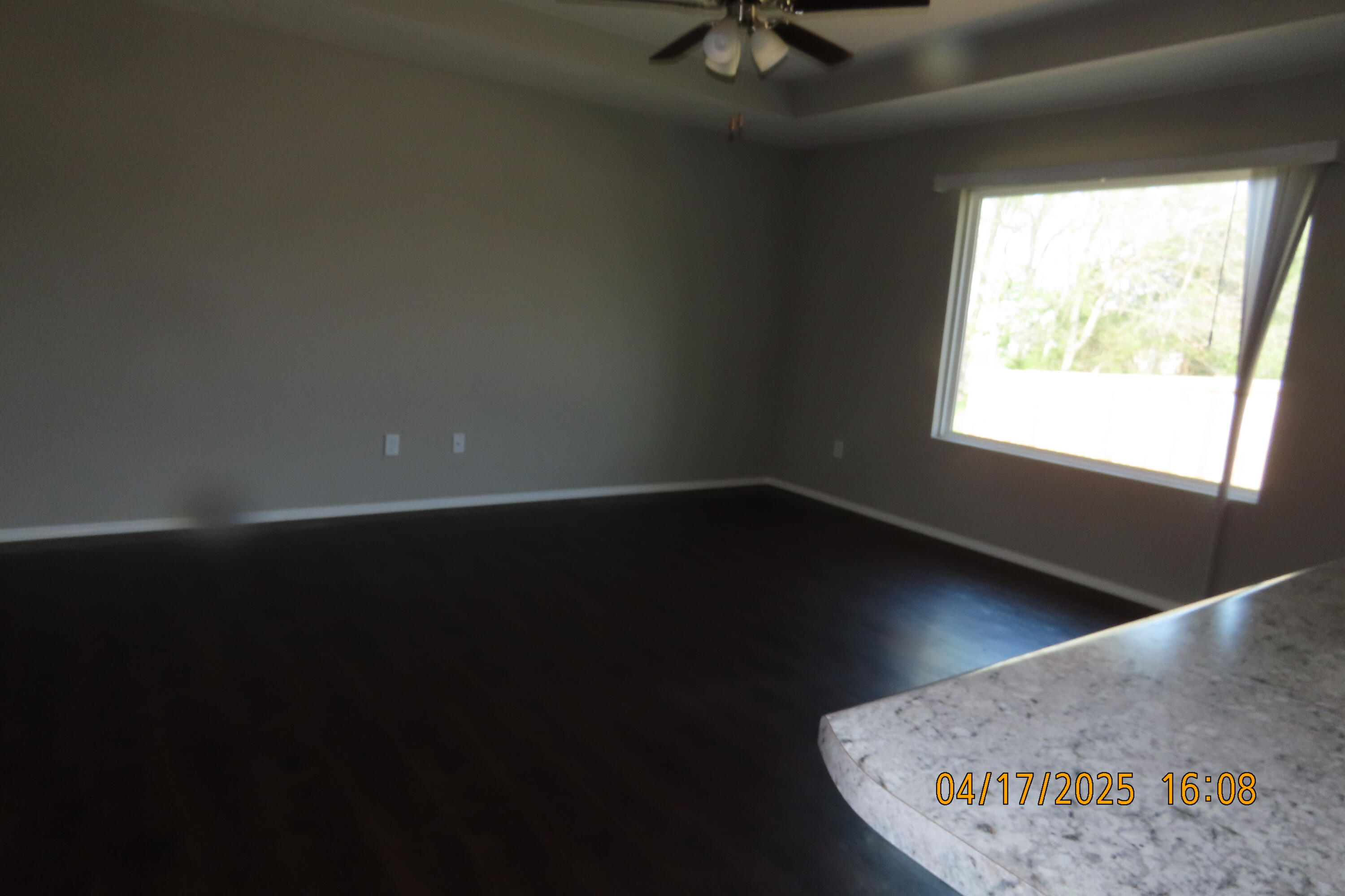 1286 South Whitaker Avenue Property Photo 3