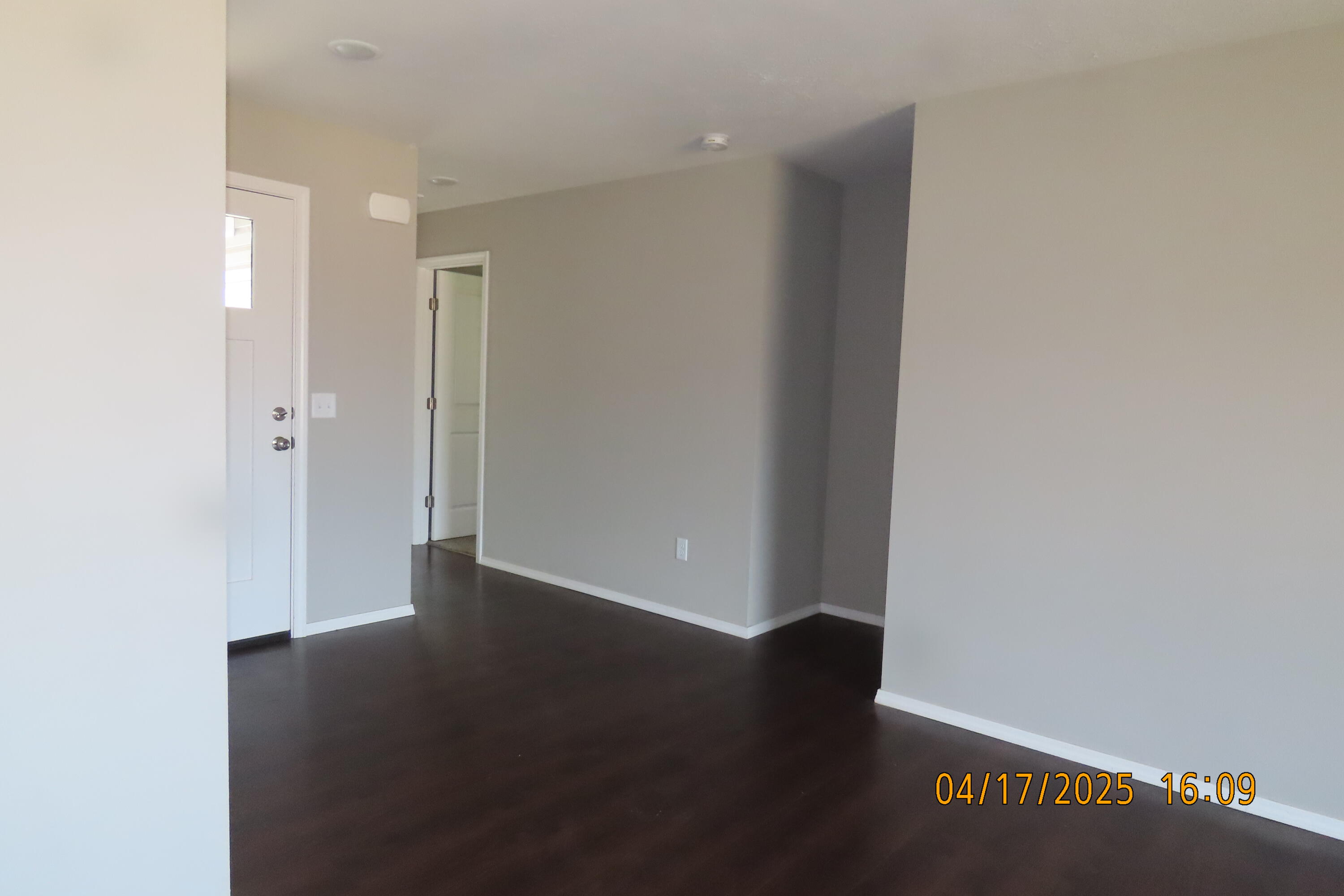1286 South Whitaker Avenue Property Photo 5